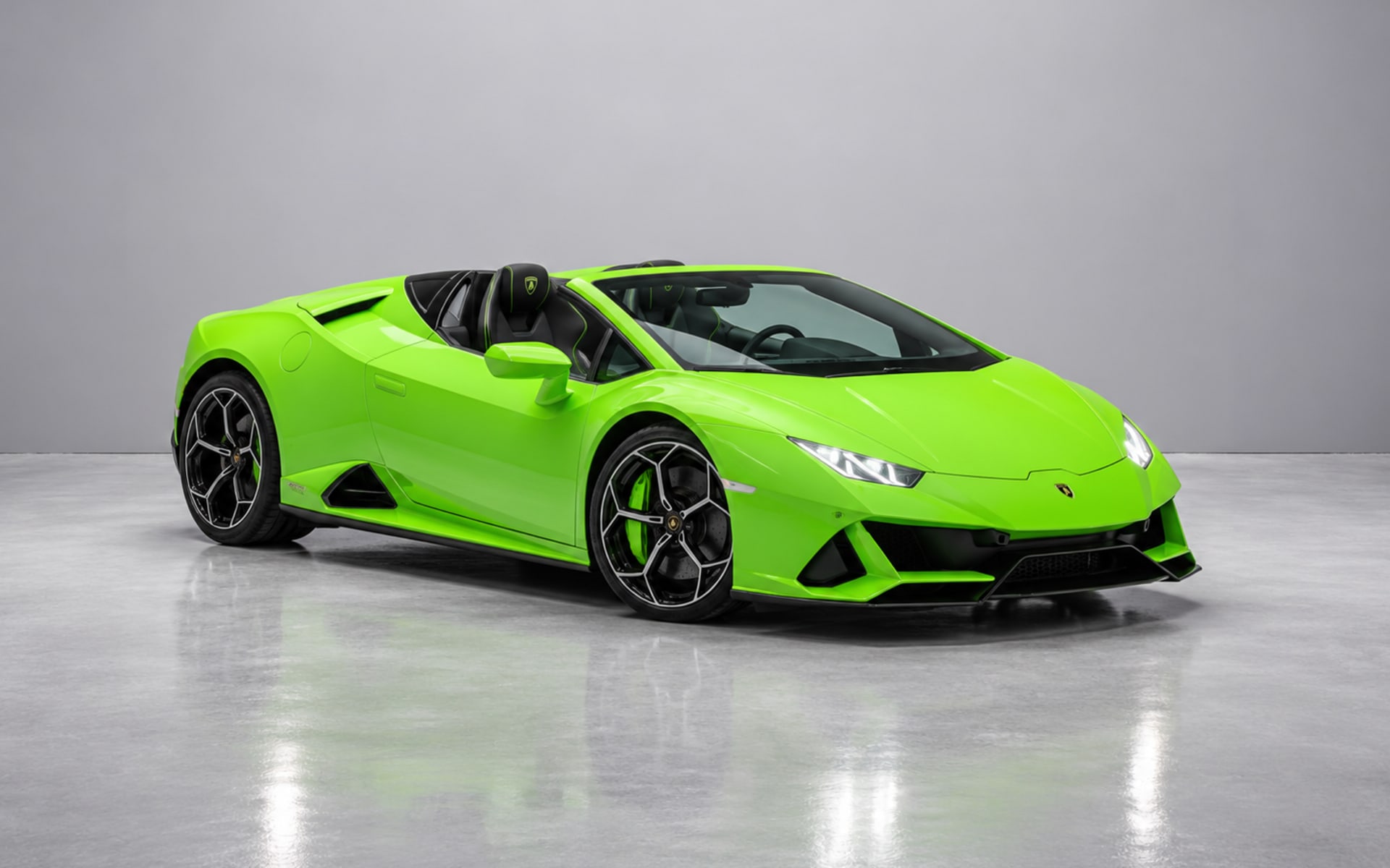 Lamborghini Huracan EVO Spyder 2024 for rent in Dubai