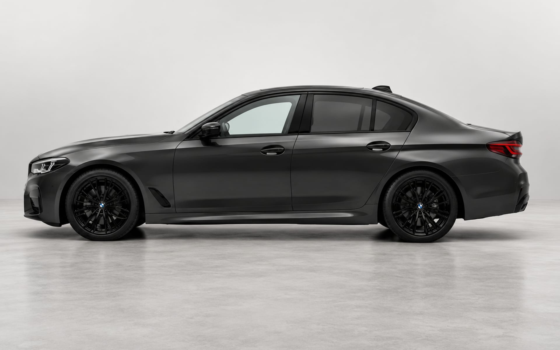 BMW M5 2025 for rent in Dubai photo 2