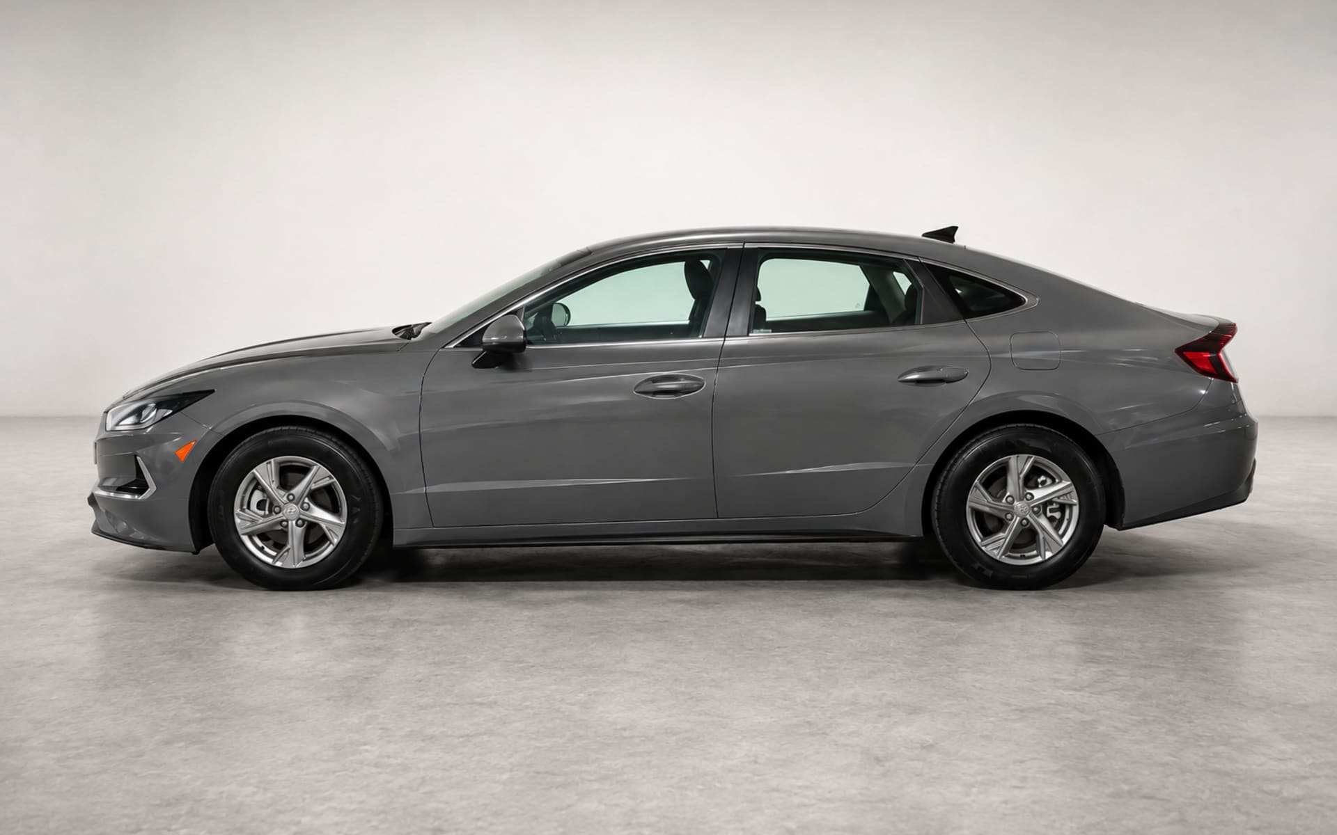 Hyundai Sonata image 1