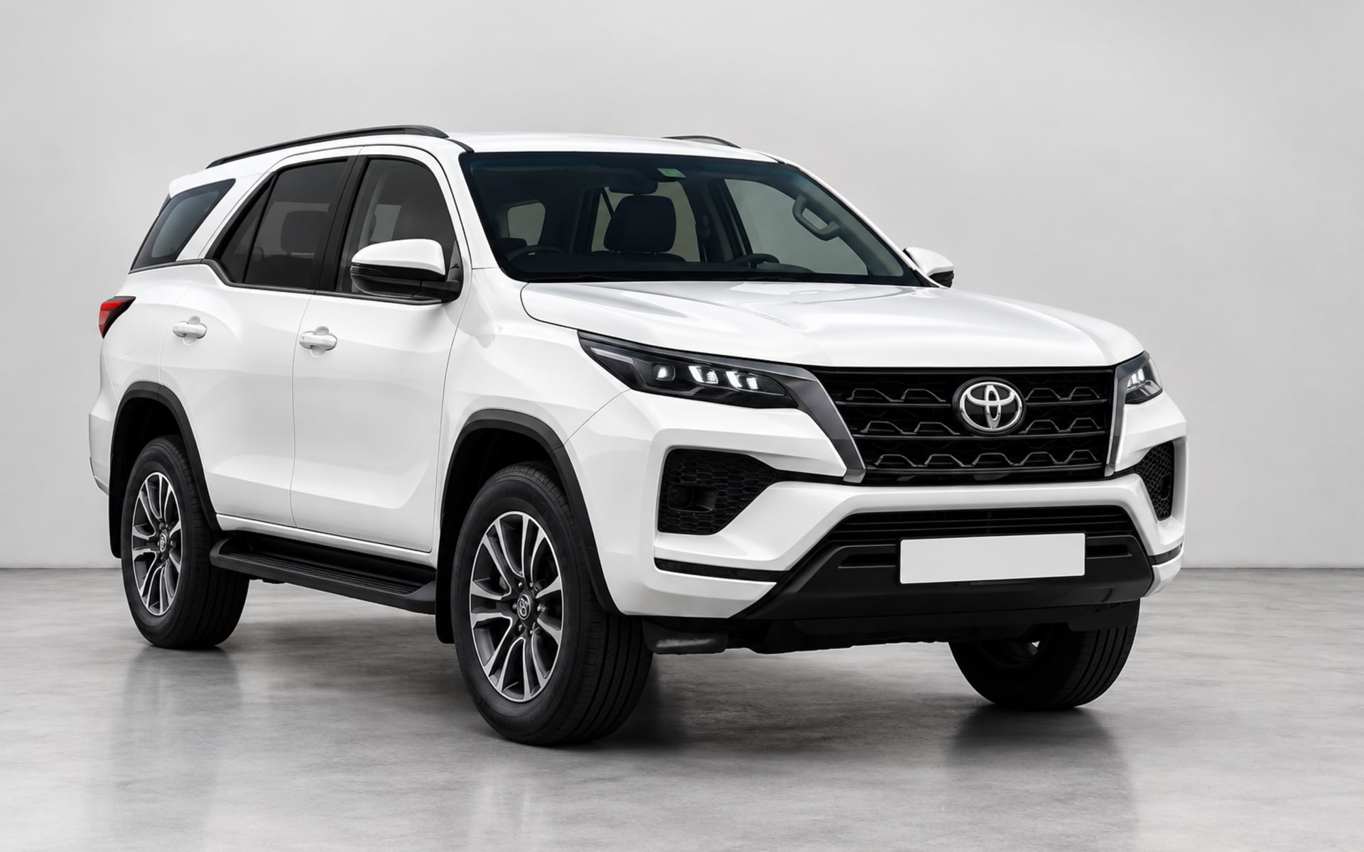 Toyota Fortuner image 1