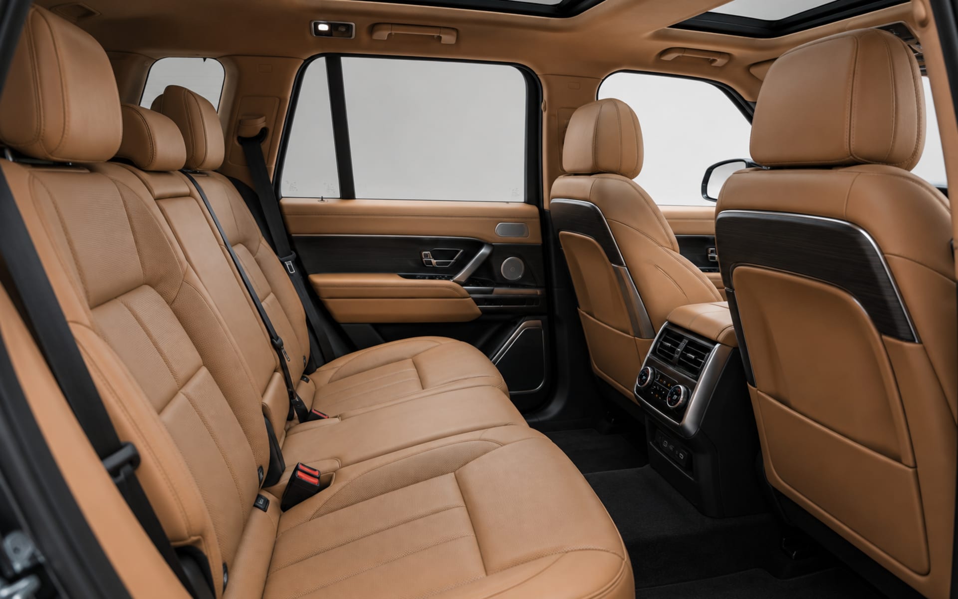 Land Rover Range Rover Vogue 2023 for rent in Dubai photo 8