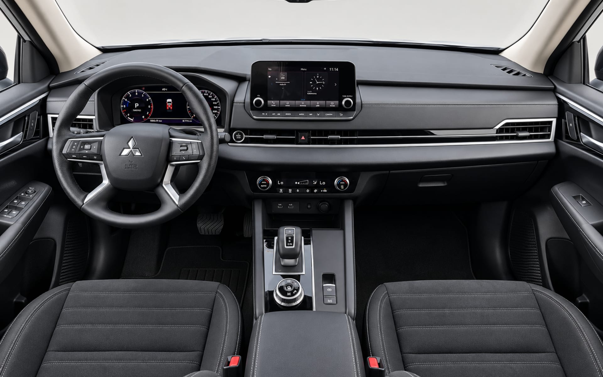 Mitsubishi Outlander (Mid Option) 2024 for rent in Dubai photo 4
