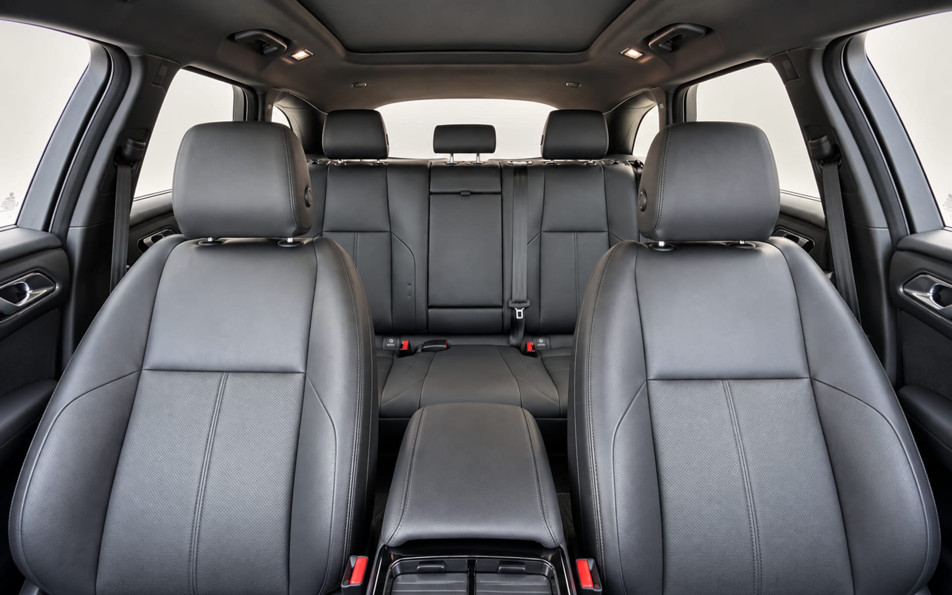 Land Rover Range Rover Velar 2025 for rent in Dubai photo 4