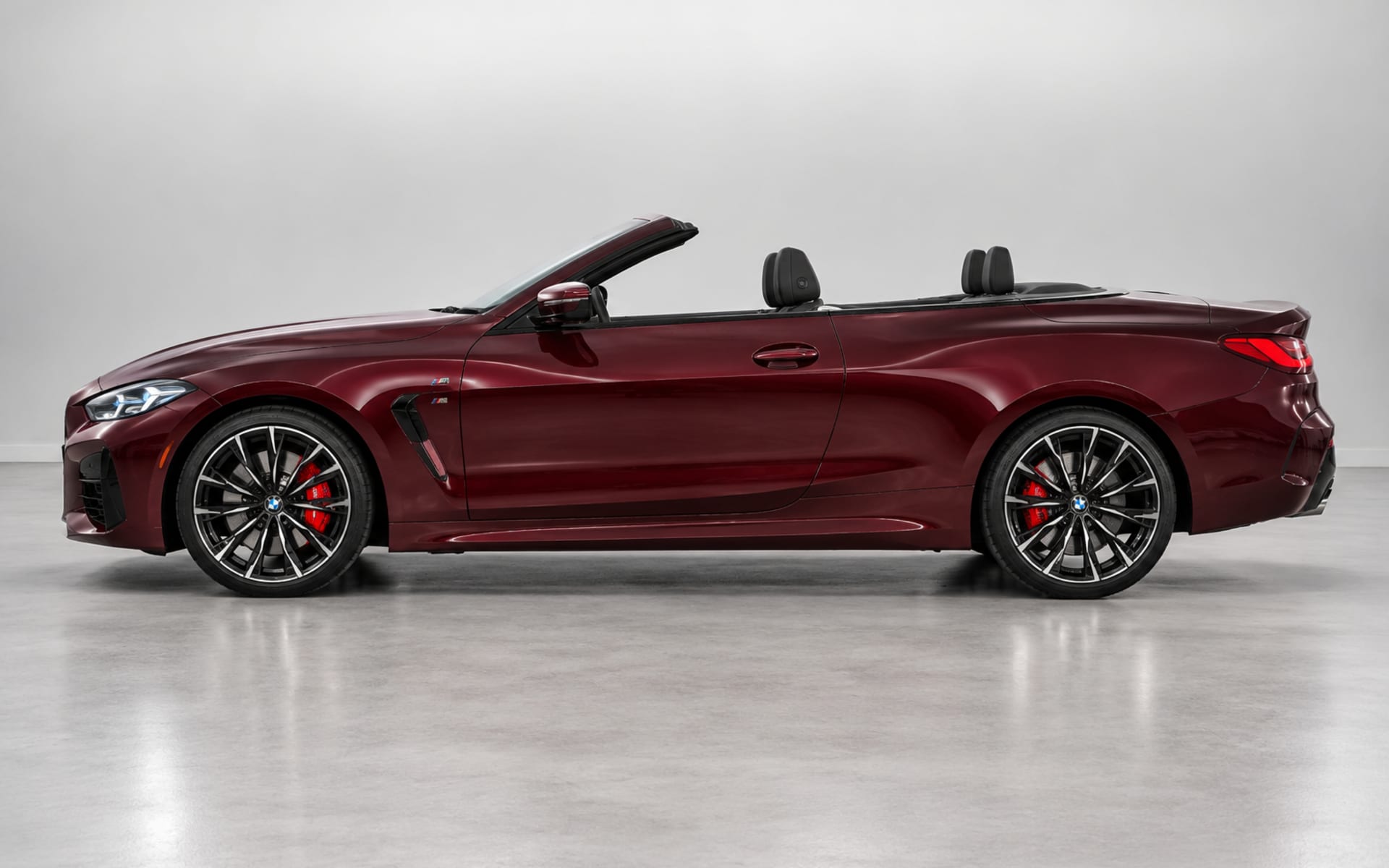 BMW M440i Convertible 2023 for rent in Dubai photo 2