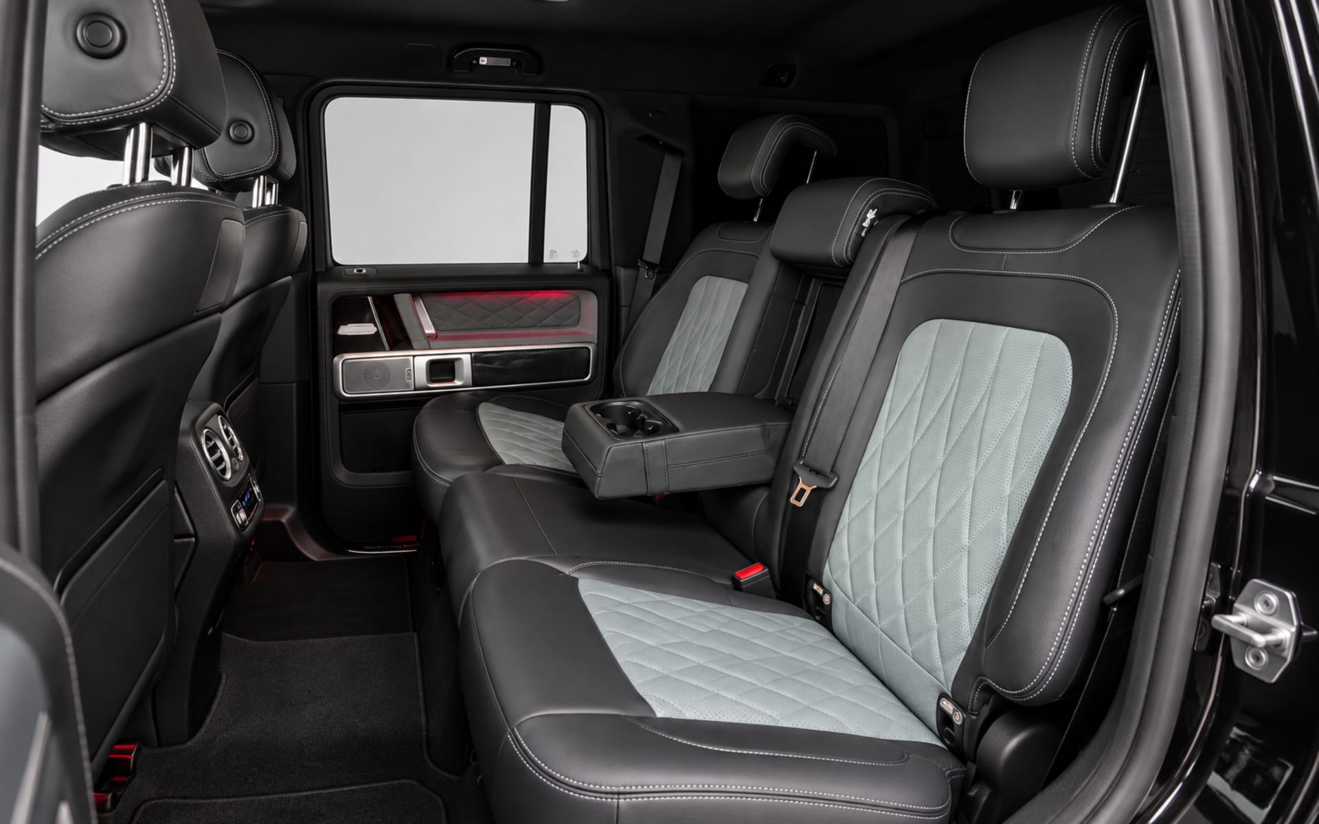 Mercedes-Benz G 63 AMG 2025 for rent in Dubai photo 5