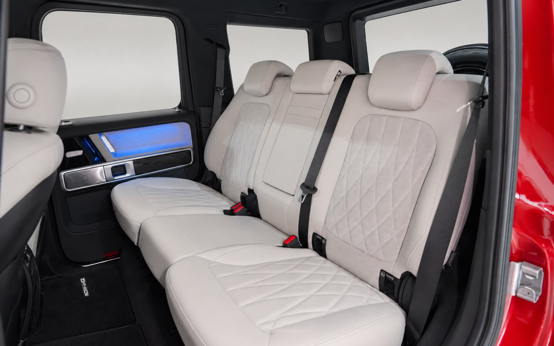 Mercedes-Benz G 63 AMG Night Package 2025 for rent in Dubai photo 4
