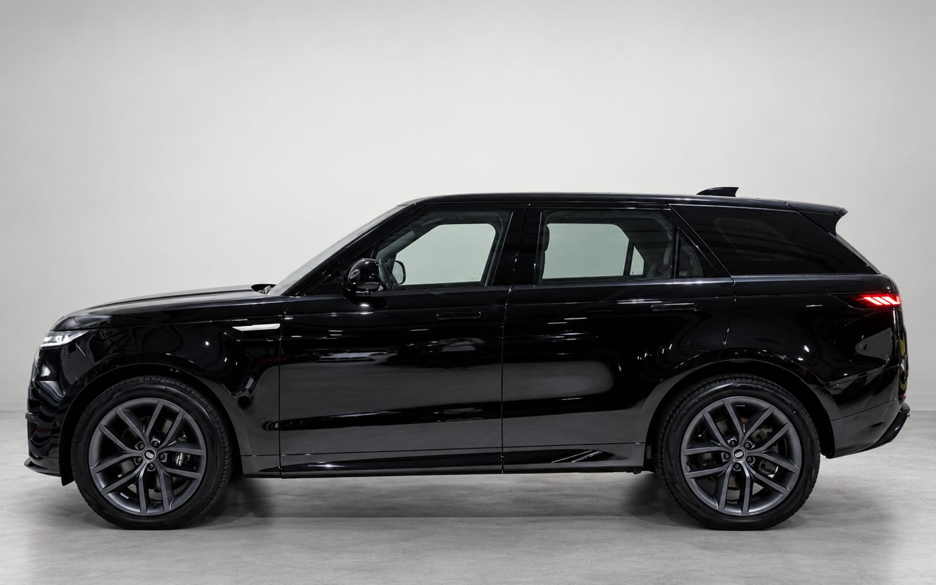 Land Rover Range Rover Sport 2024 for rent in Dubai photo 2