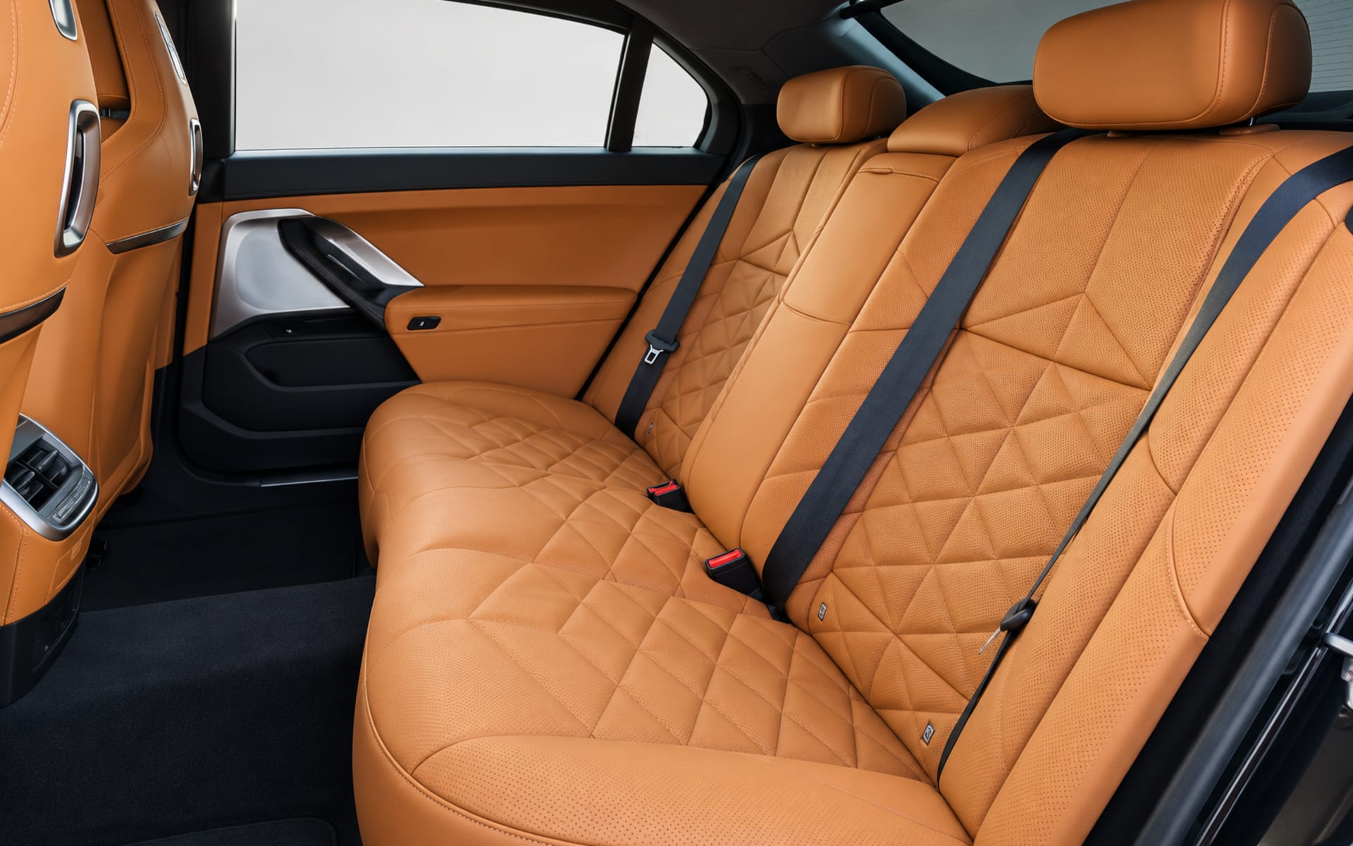 BMW 735i 2025 for rent in Dubai photo 5