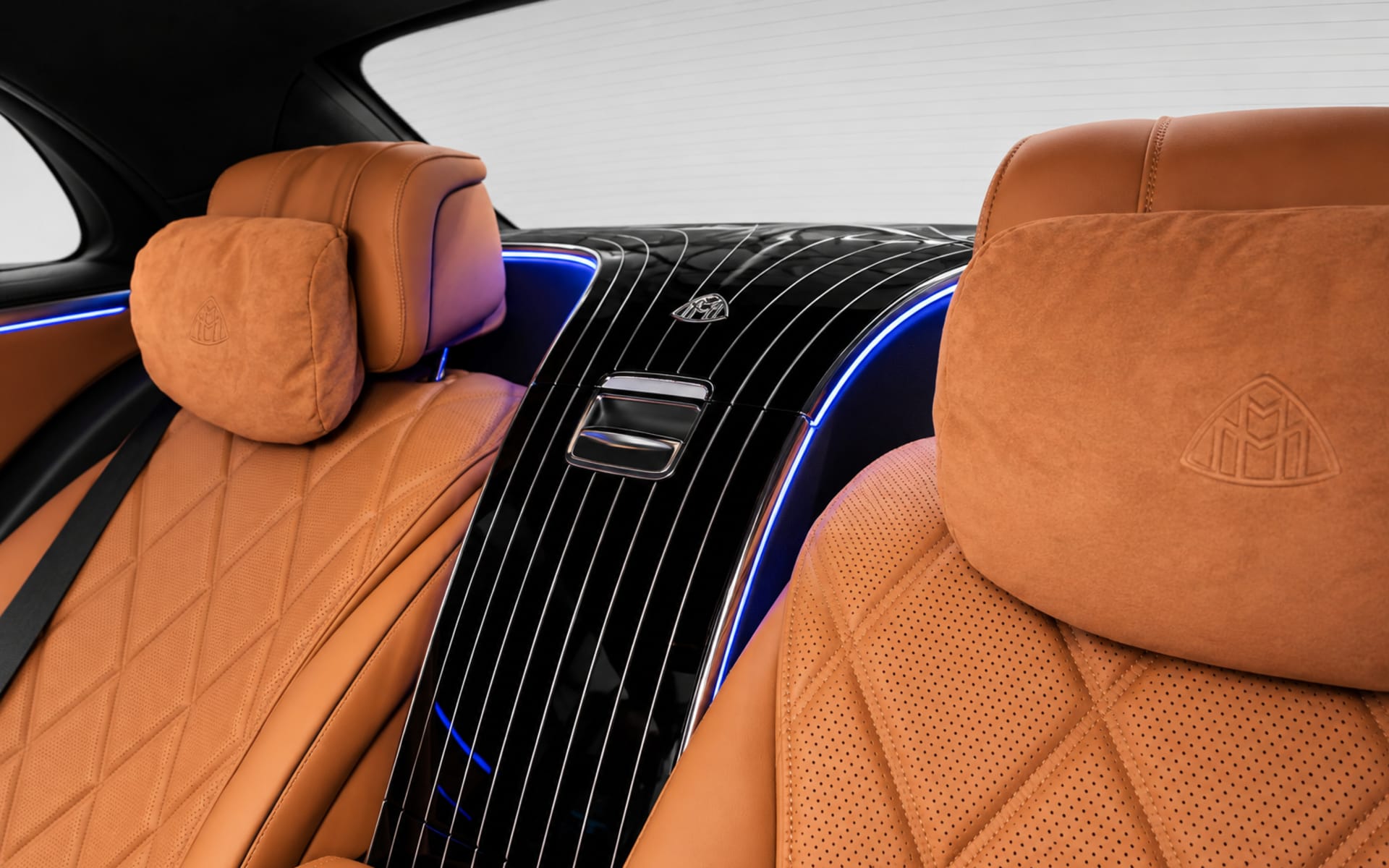 Mercedes-Benz S680 MAYBACH 2023 for rent in Dubai photo 8