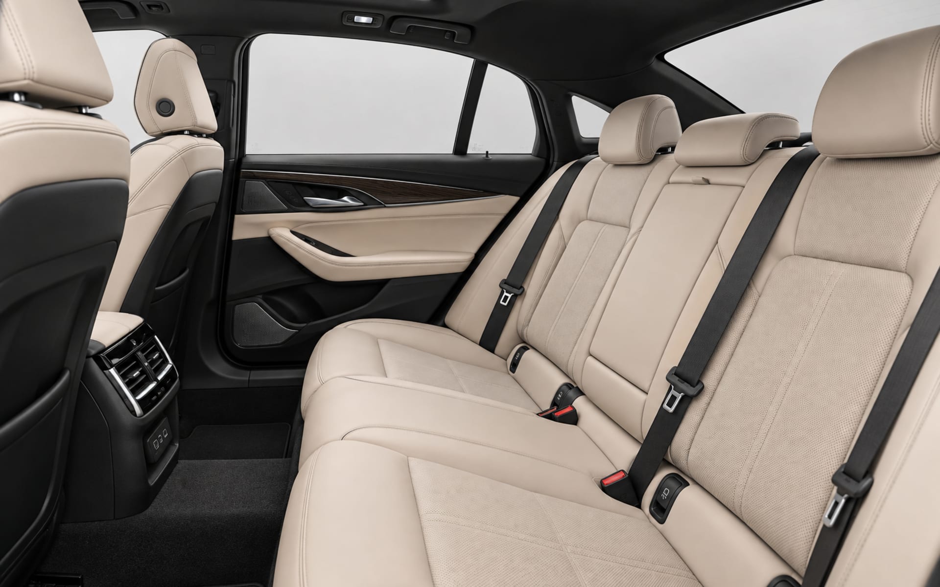 Cadillac Escalade 2023 for rent in Dubai photo 5