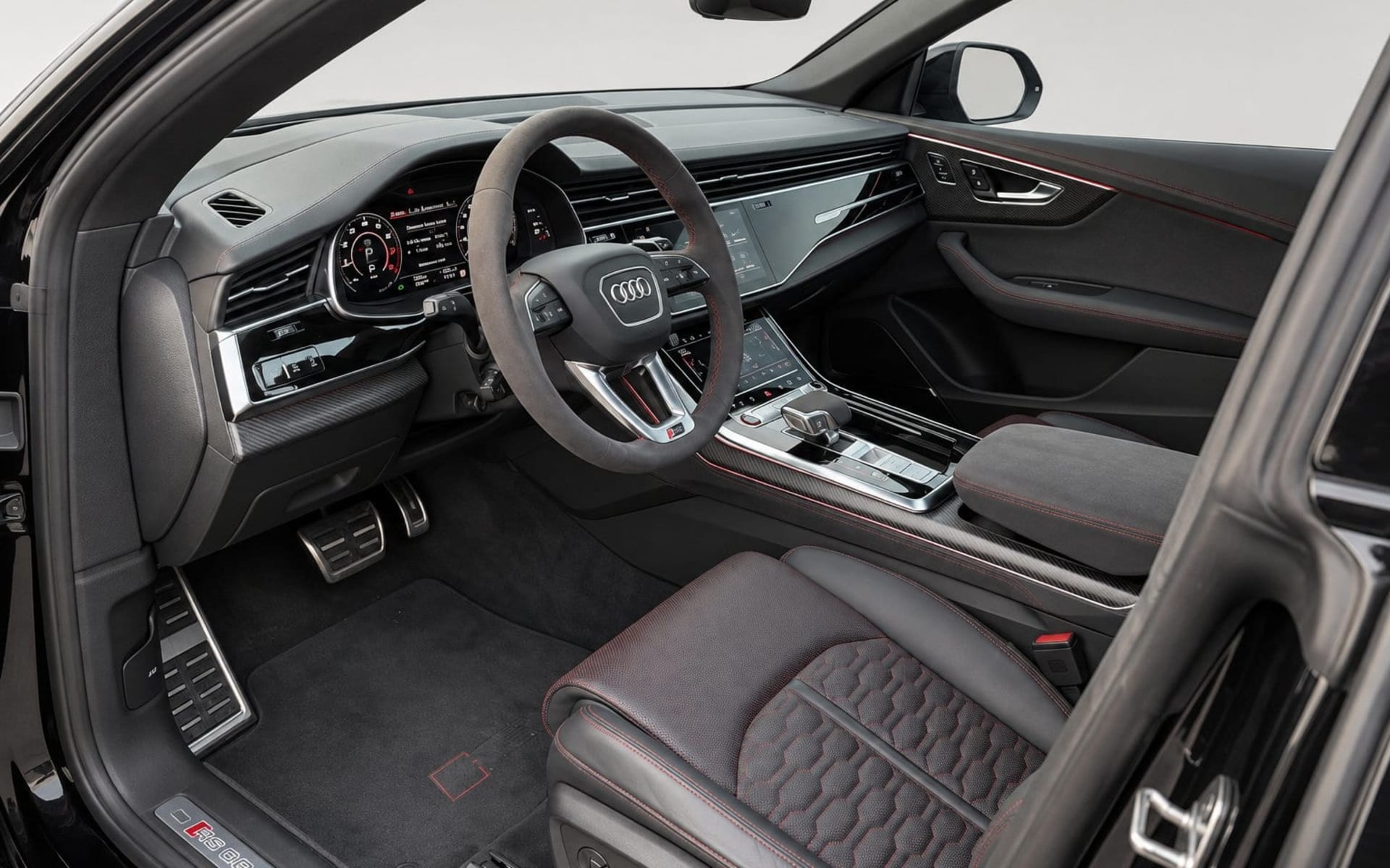 Audi RS Q8 Performance 2025 thumbnail 3