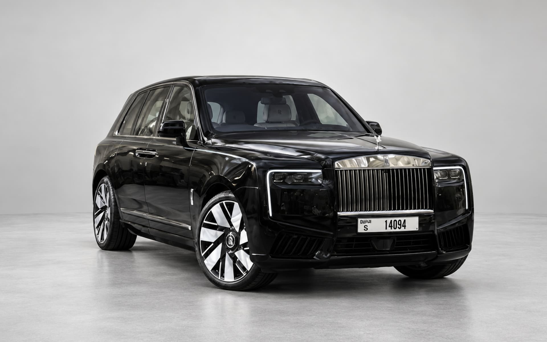 Rolls-Royce Cullinan image 1