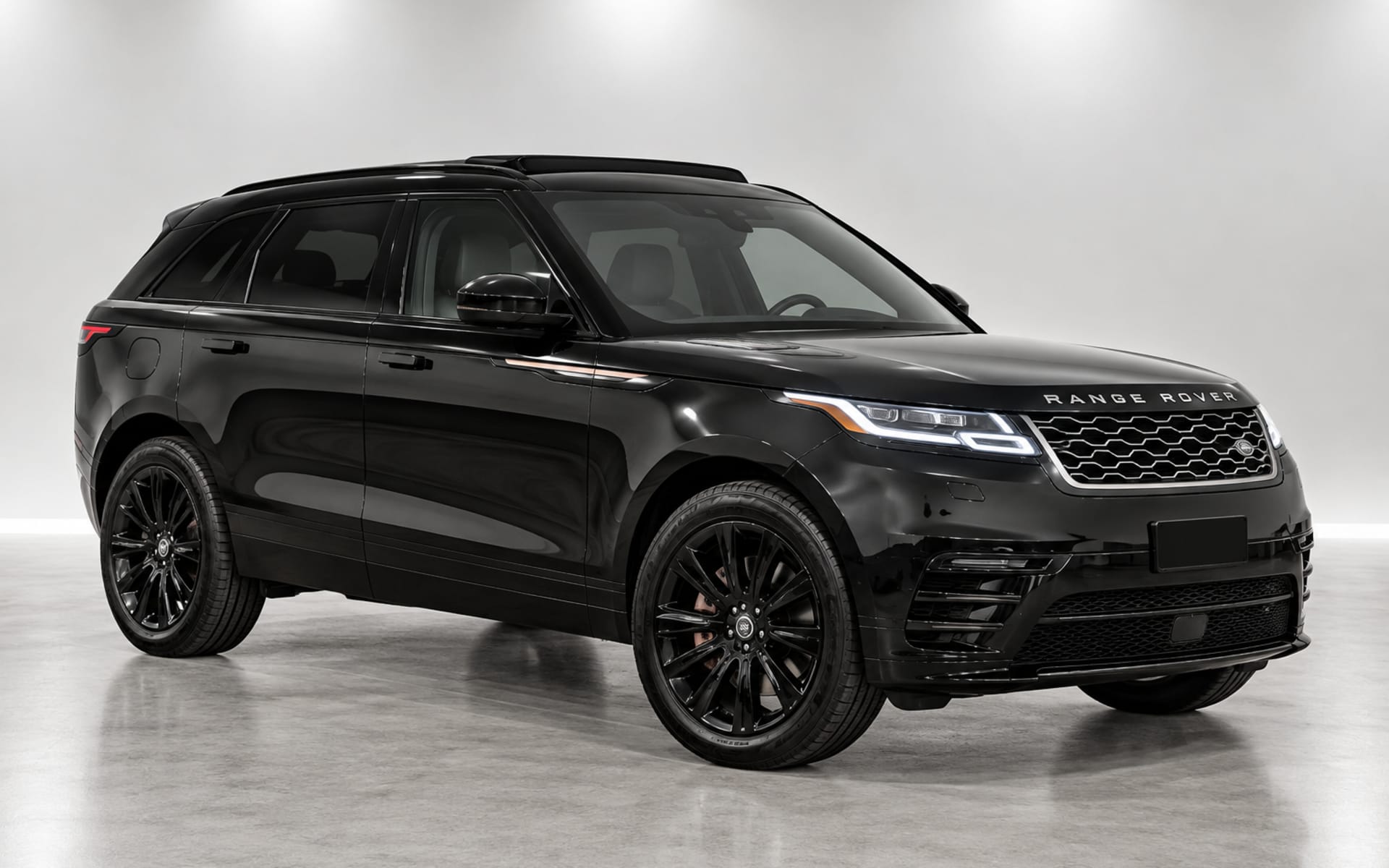 Land Rover Range Rover Velar R-Dynamic 2023 for rent in Dubai photo 1