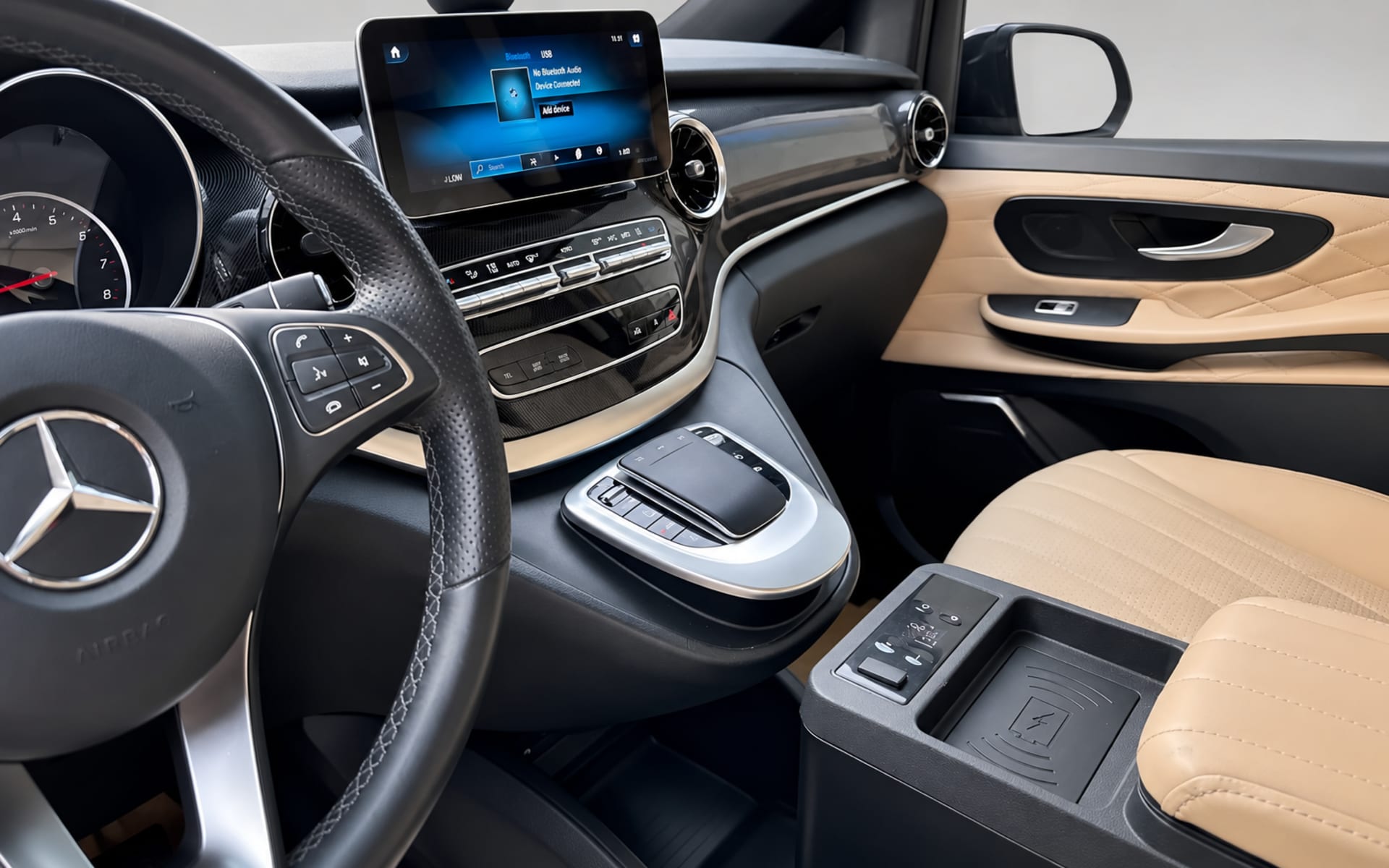 Mercedes-Benz V 250 2022 for rent in Dubai photo 4