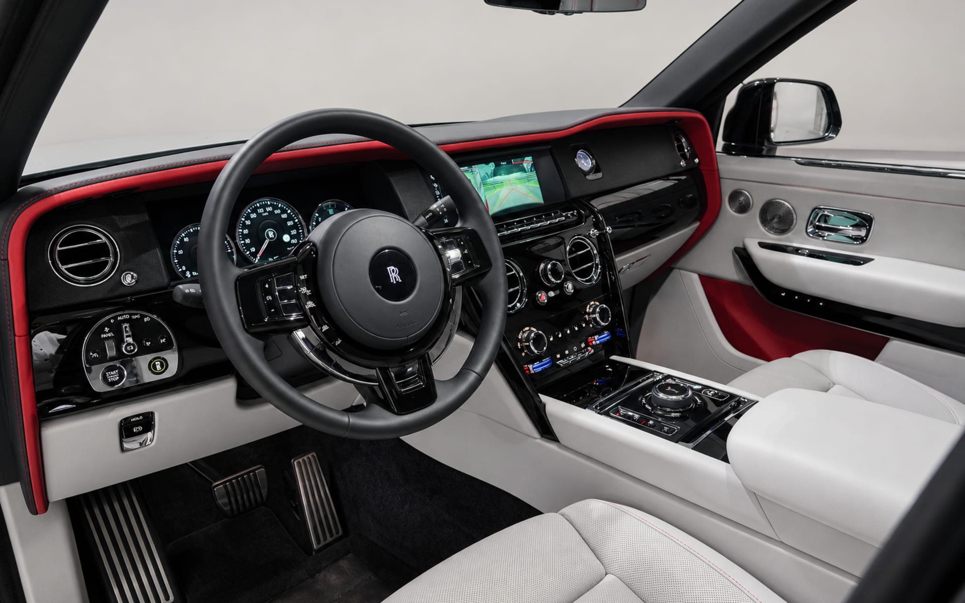 Rolls-Royce Cullinan Black-Badge 2023 for rent in Dubai photo 4