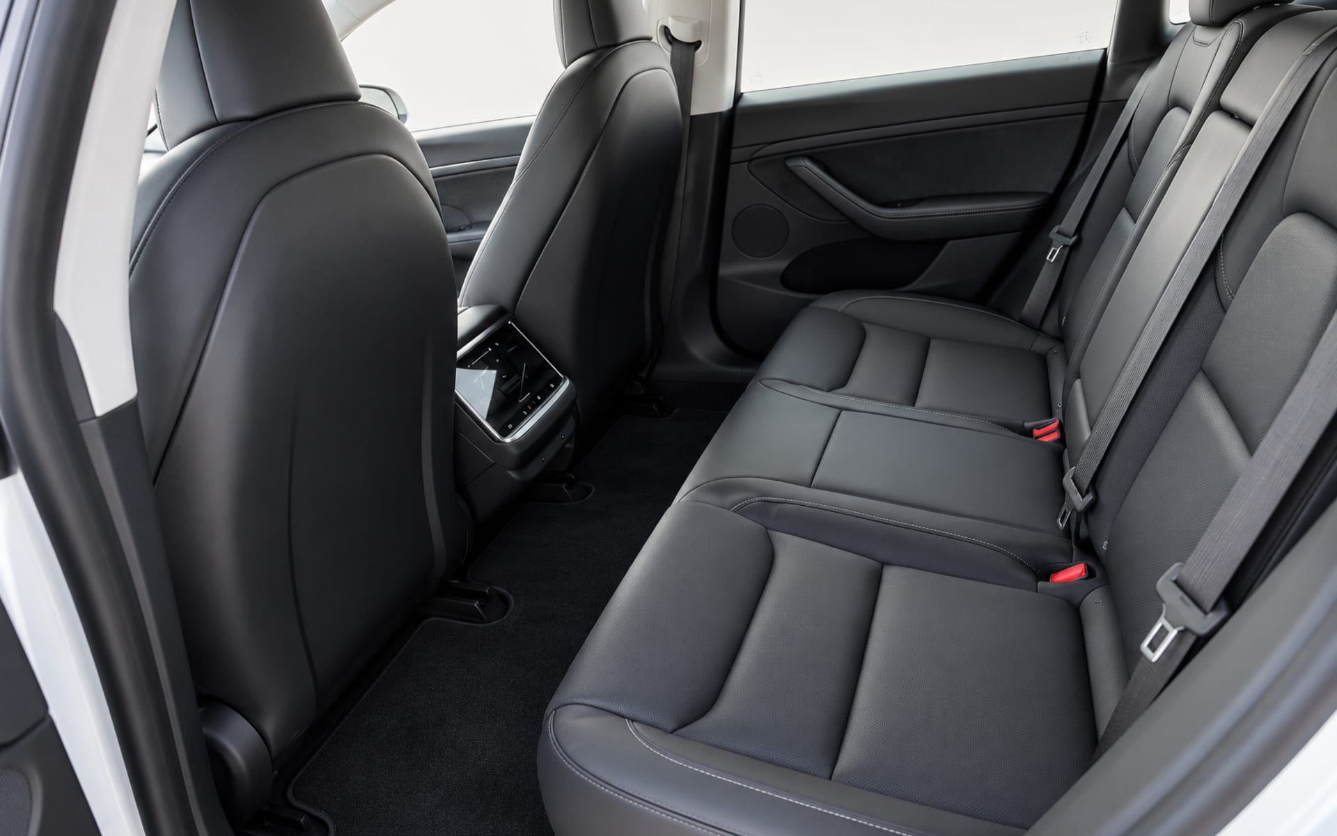 Tesla Model S Plaid 2023 for rent in Dubai photo 5