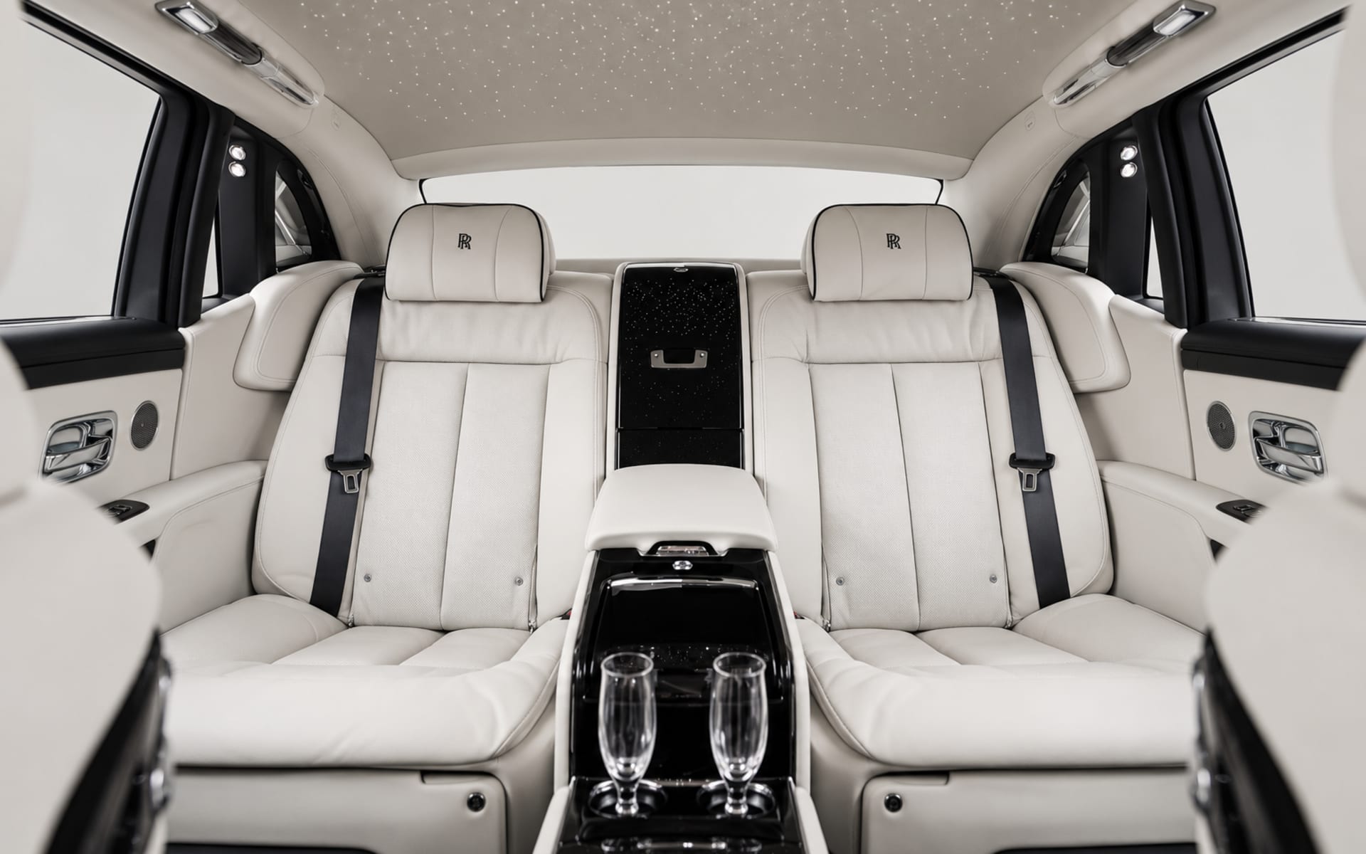Rolls-Royce Phantom Series II 2025 for rent in Dubai photo 5