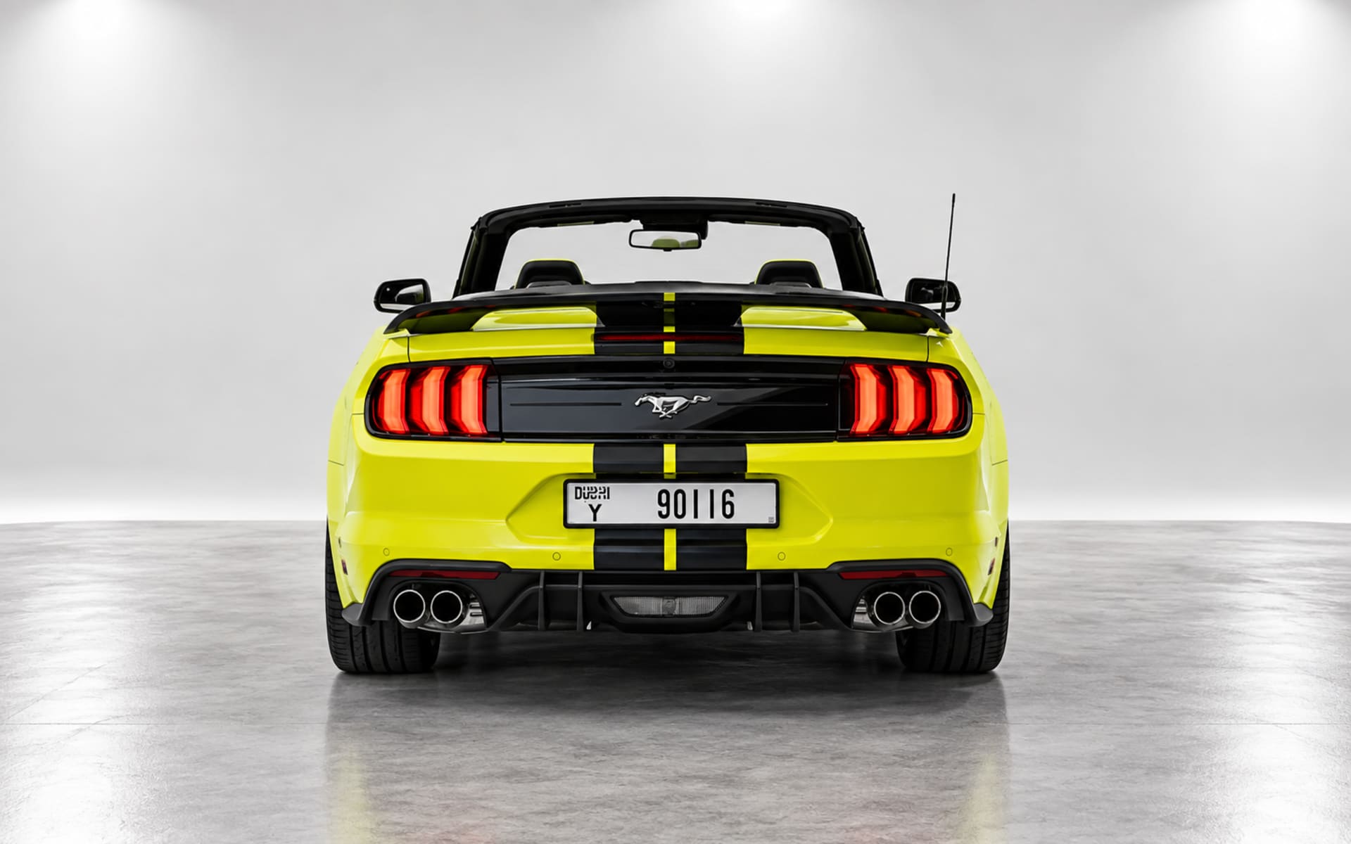 Ford Mustang GT Convertible 2023 thumbnail 3