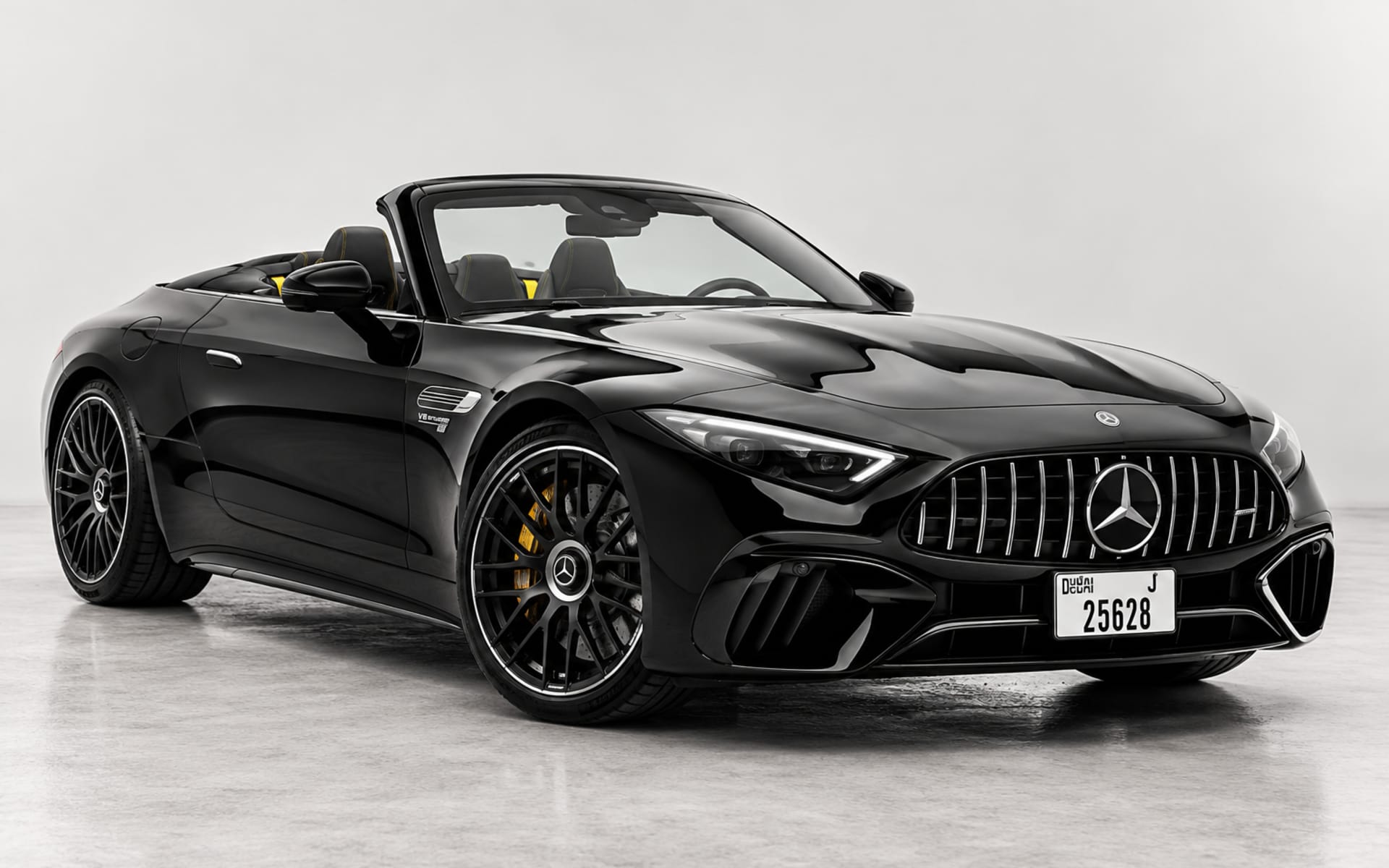 Mercedes-Benz SL 63 AMG 2025 - image 1