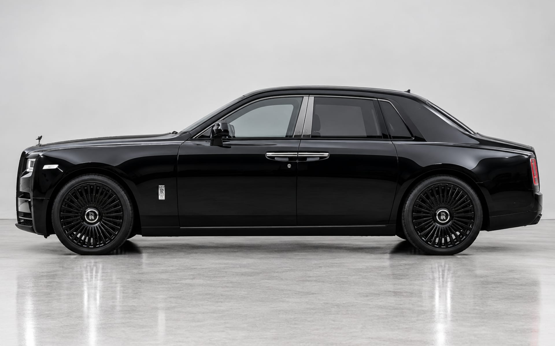 Rolls-Royce Phantom Series II 2025 for rent in Dubai photo 2