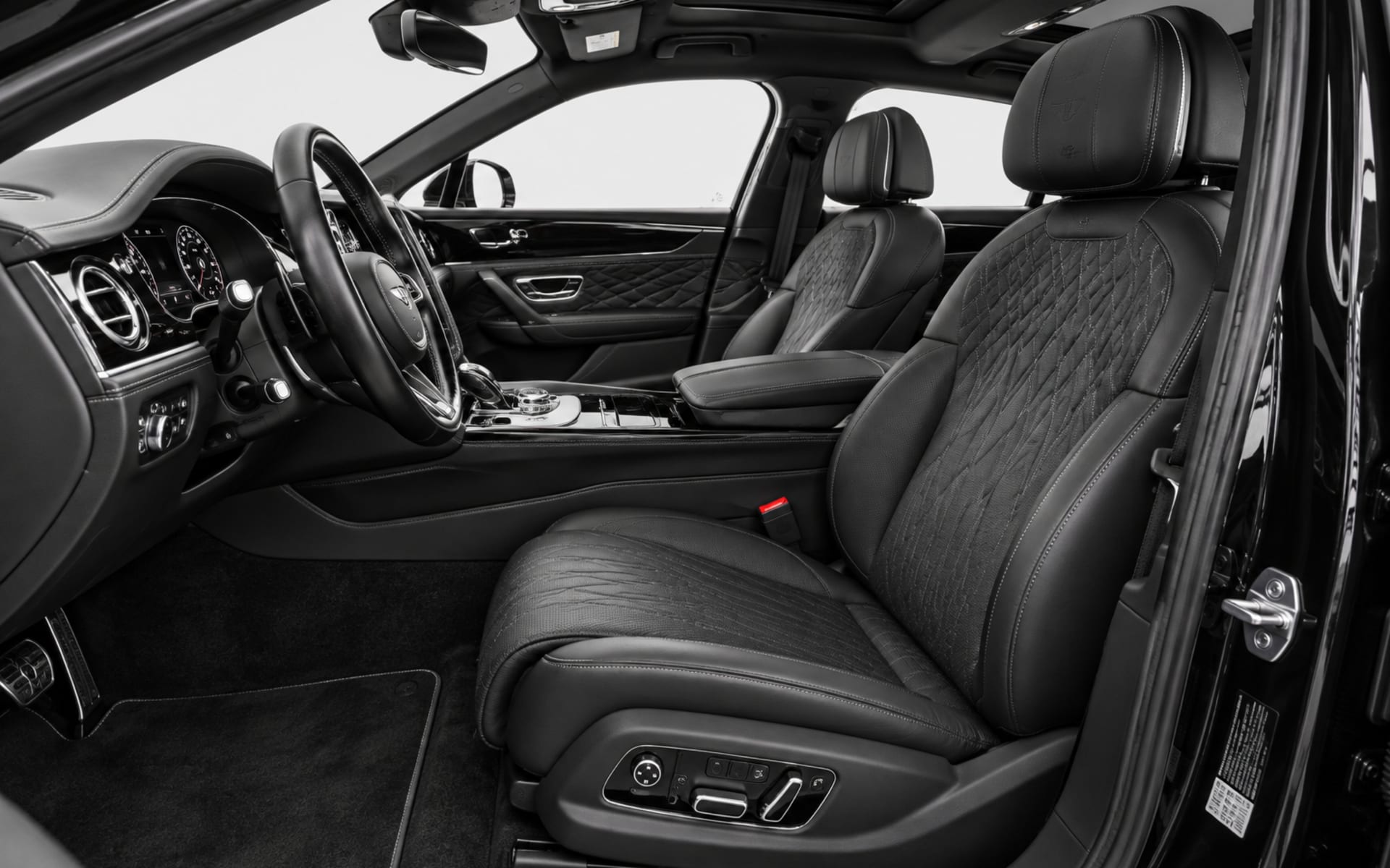 Bentley Flying Spur 2025 for rent in Dubai photo 4