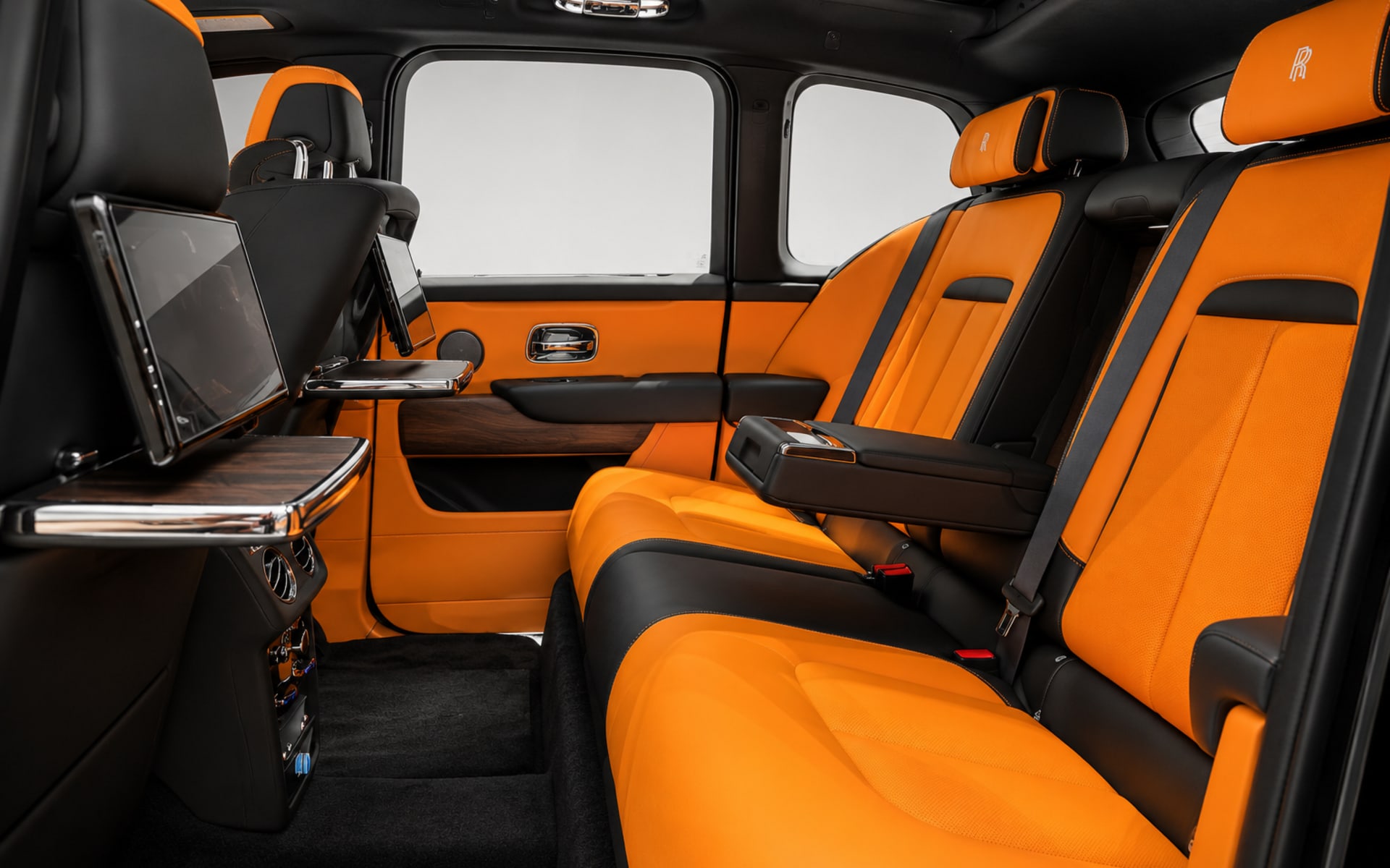 Rolls-Royce Cullinan Series II 2025 for rent in Dubai photo 5