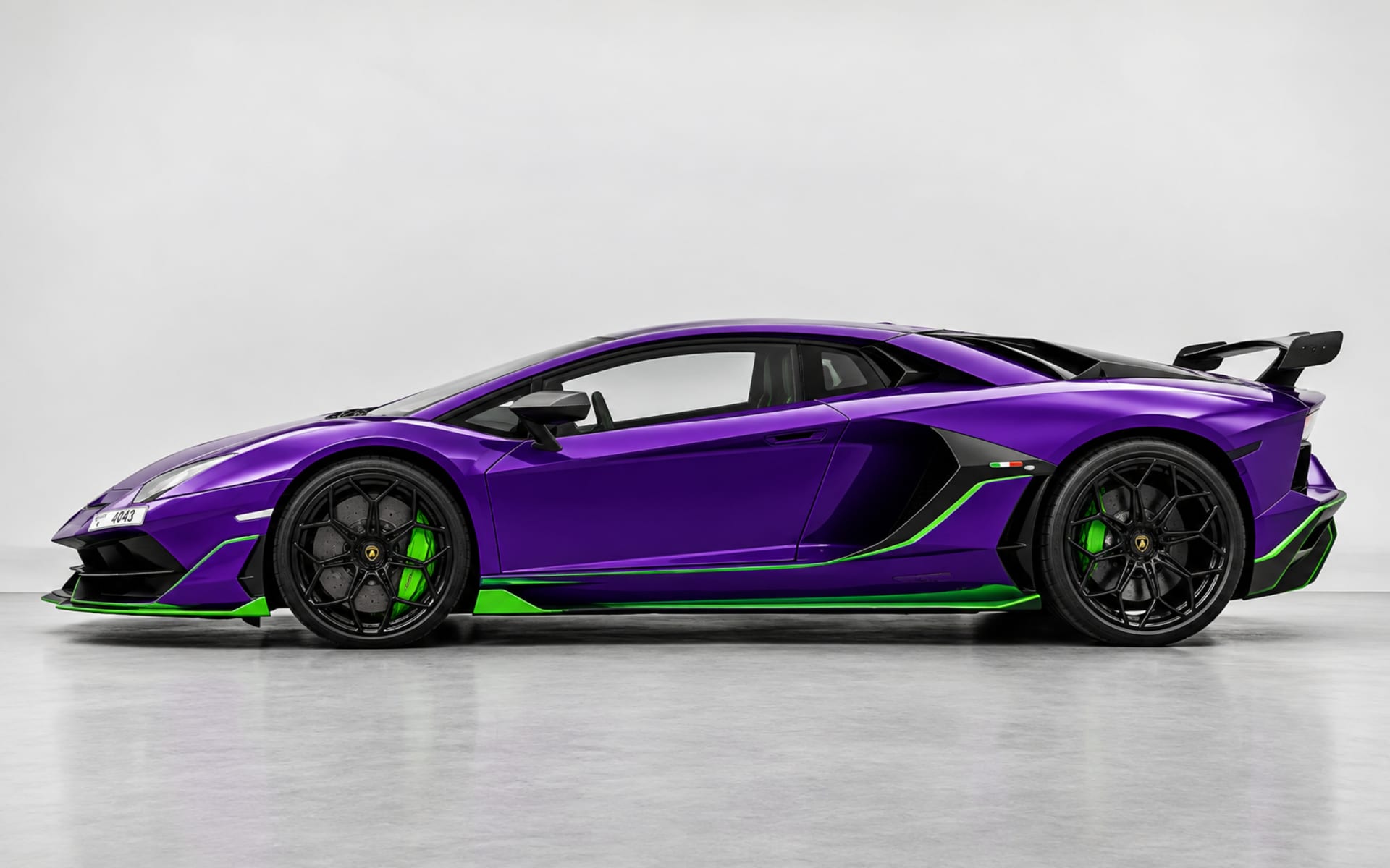 Lamborghini Aventador SVJ 2024 for rent in Dubai photo 2