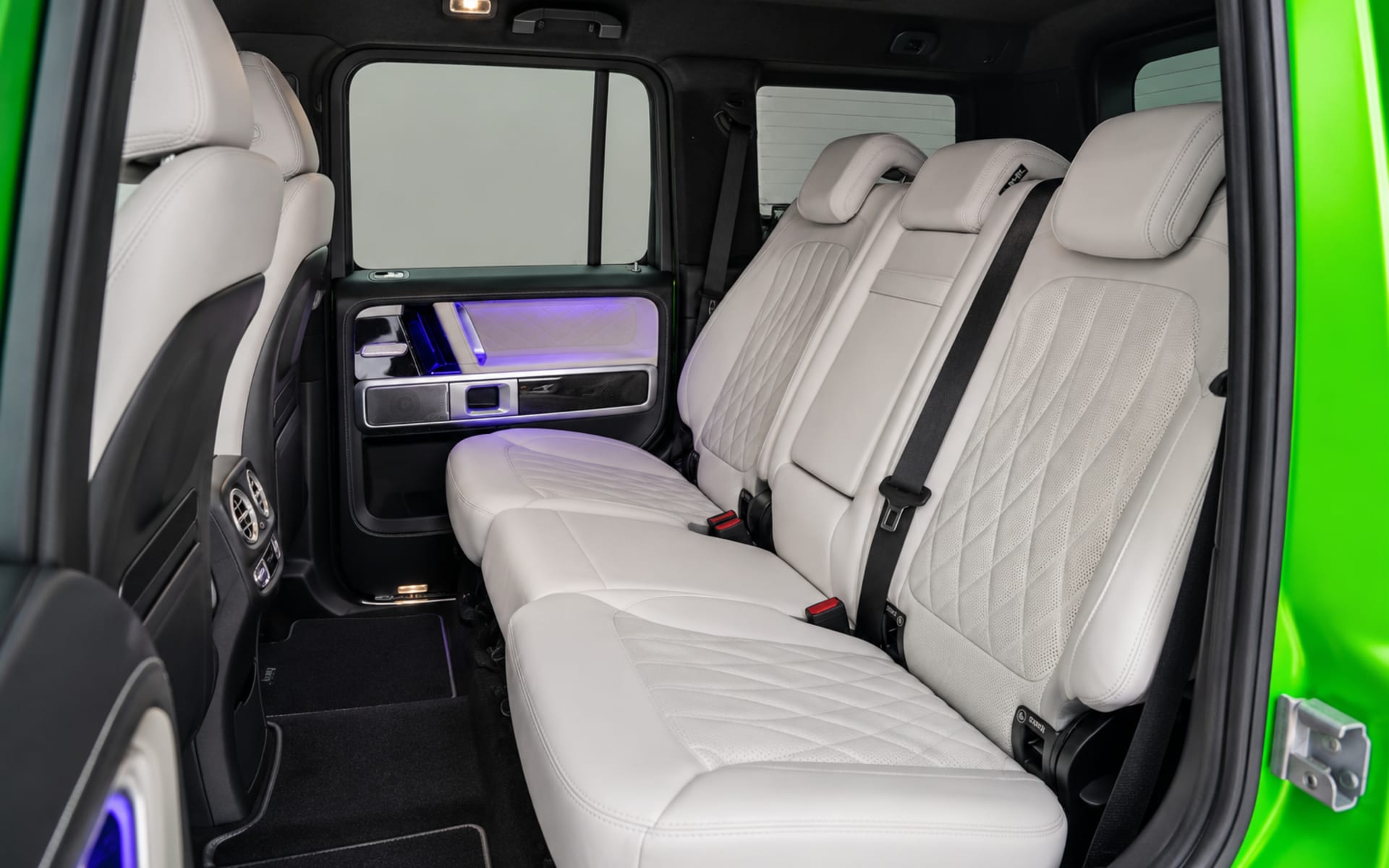 Mercedes-Benz G 63 AMG Brabus 900 Rocket Kit 2023 for rent in Dubai photo 5