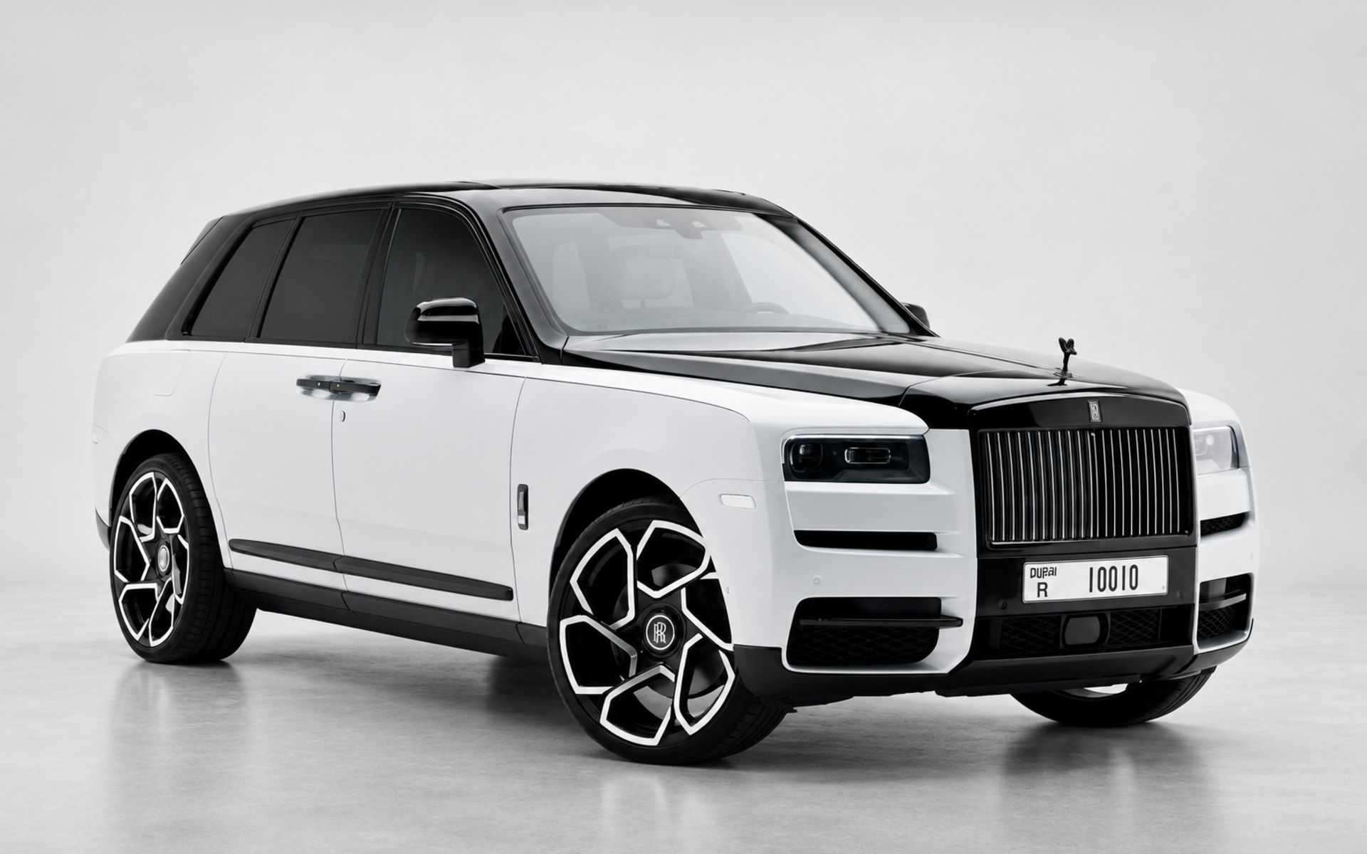 Rolls-Royce Cullinan image 1