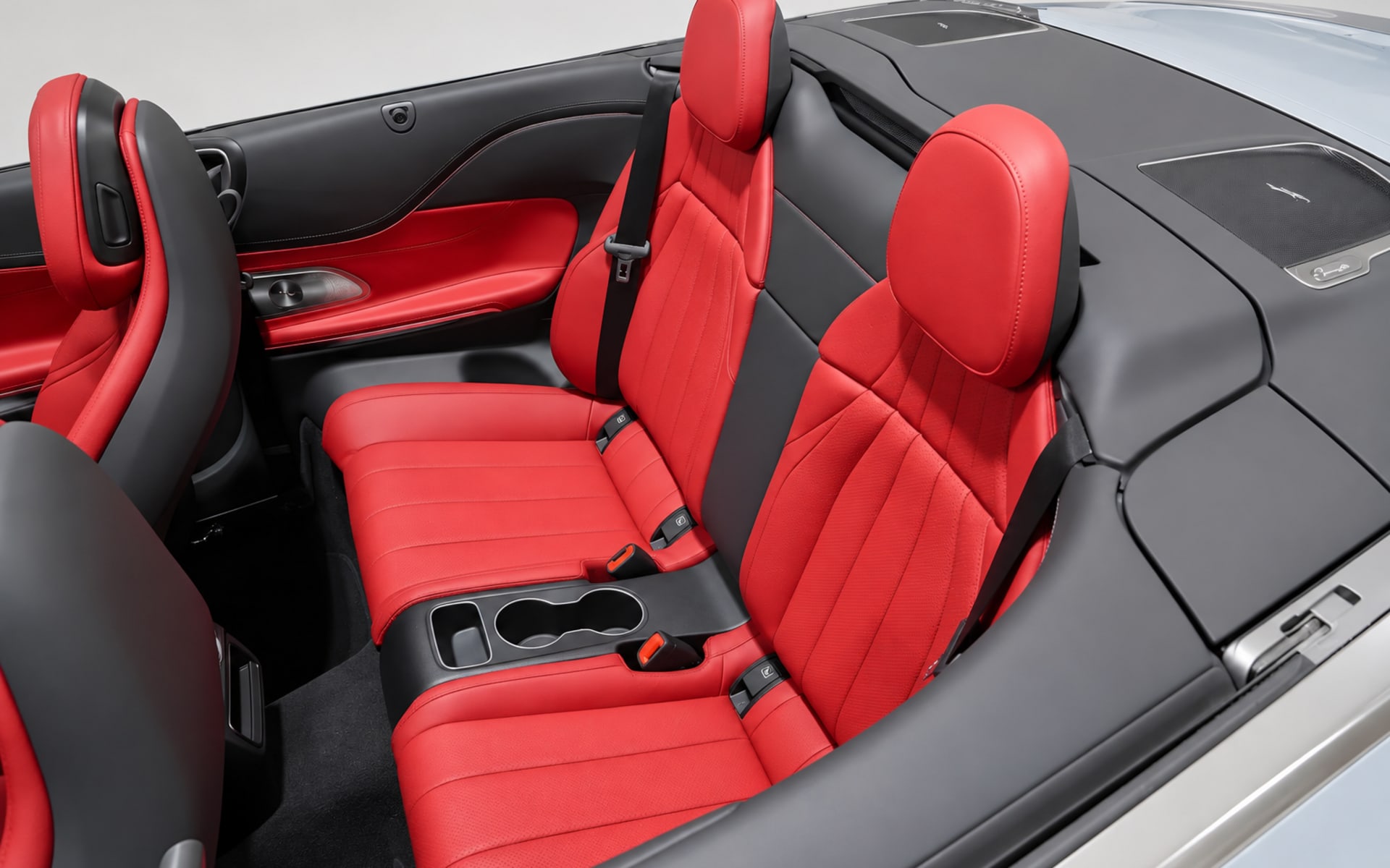 Mercedes-Benz CLE 300 Cabriolet 2025 for rent in Dubai photo 5