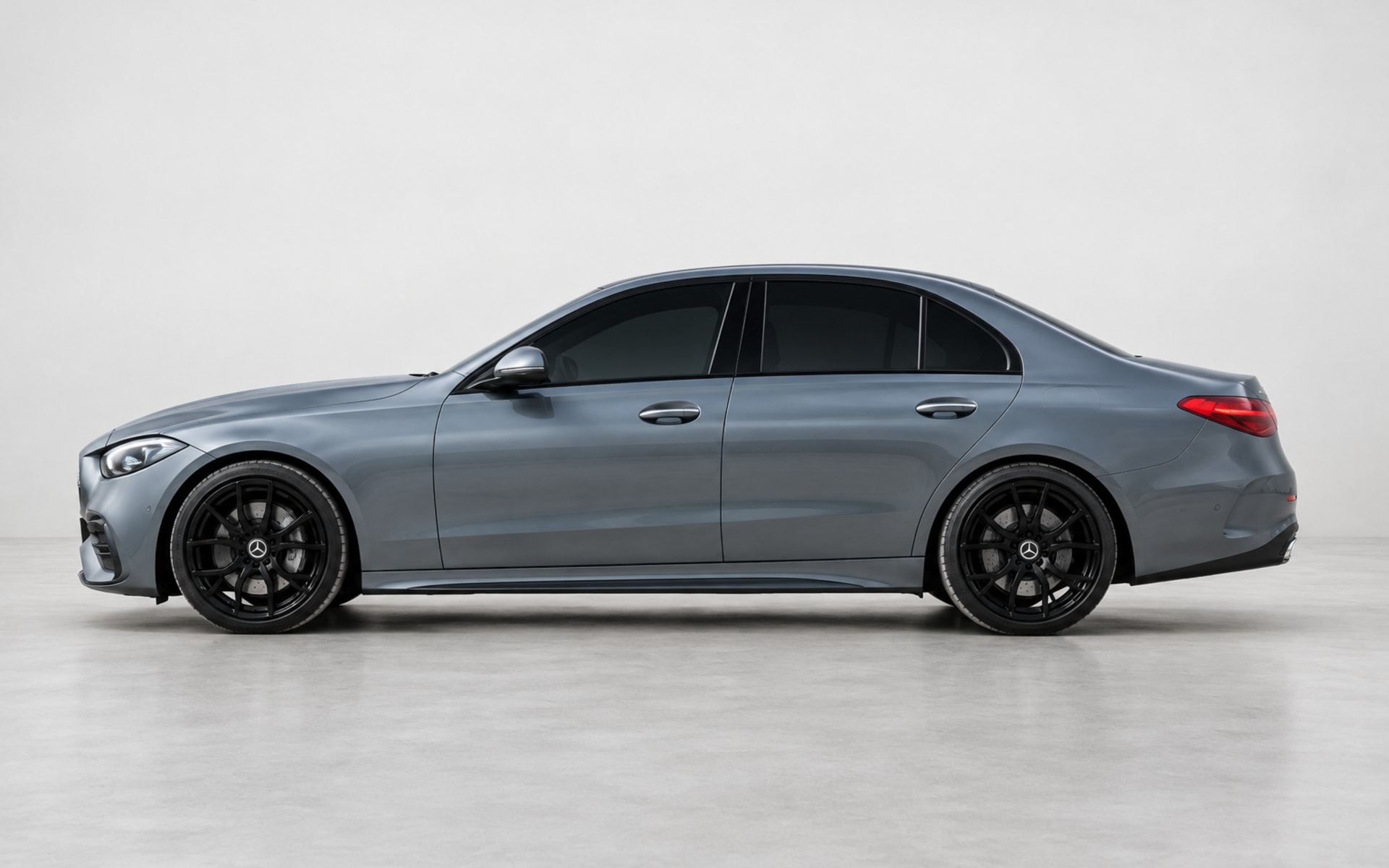 Mercedes-Benz C 200 2023 for rent in Dubai photo 2