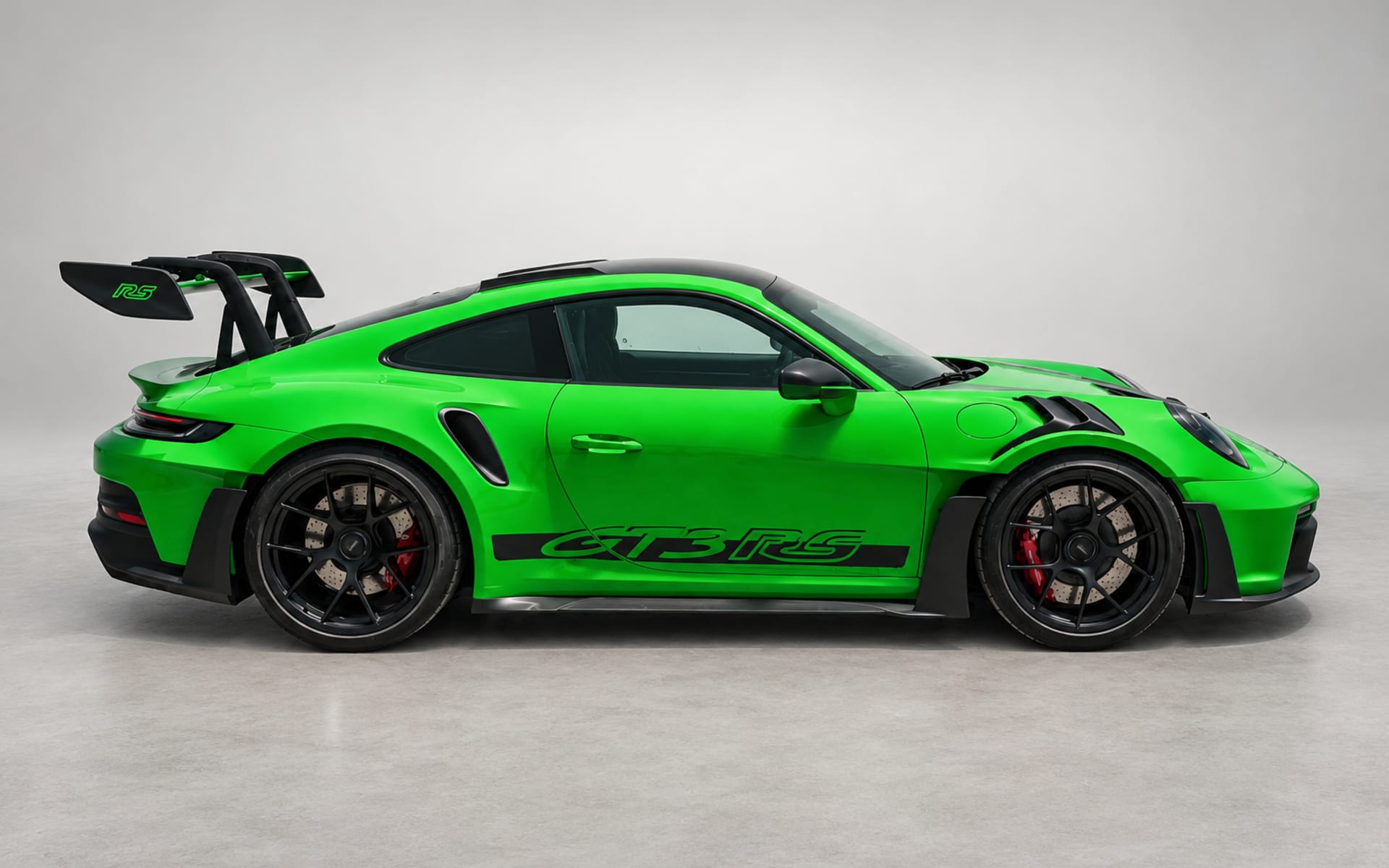Porsche 911 GT3 RS 2026 for rent in Dubai photo 3