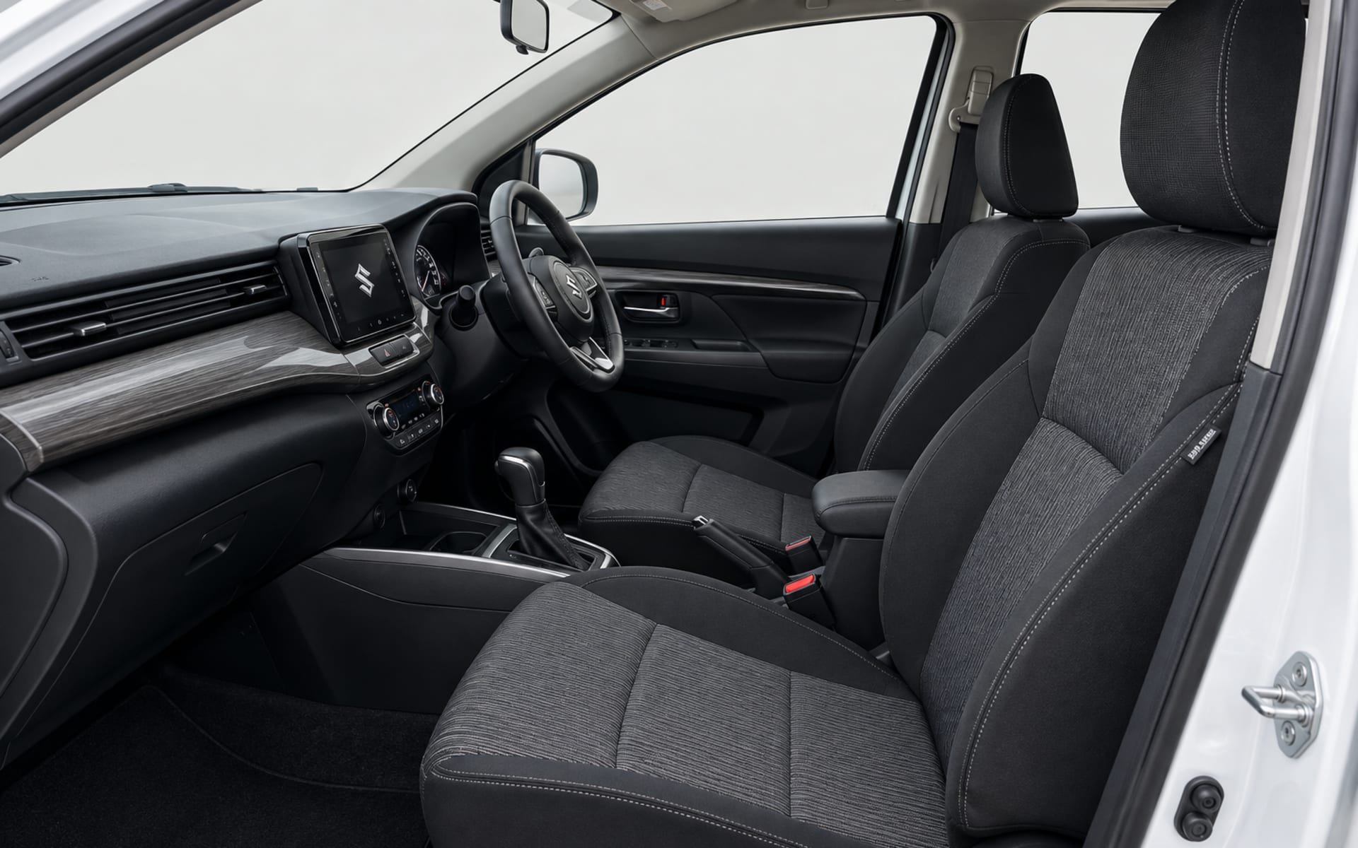 Suzuki Ertiga 2023 for rent in Dubai photo 4
