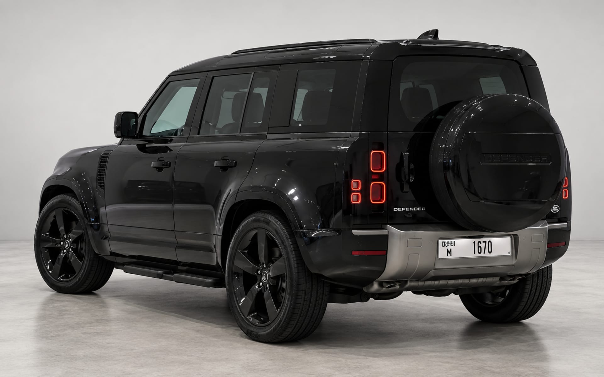 Land Rover Defender 110 2025 thumbnail 3