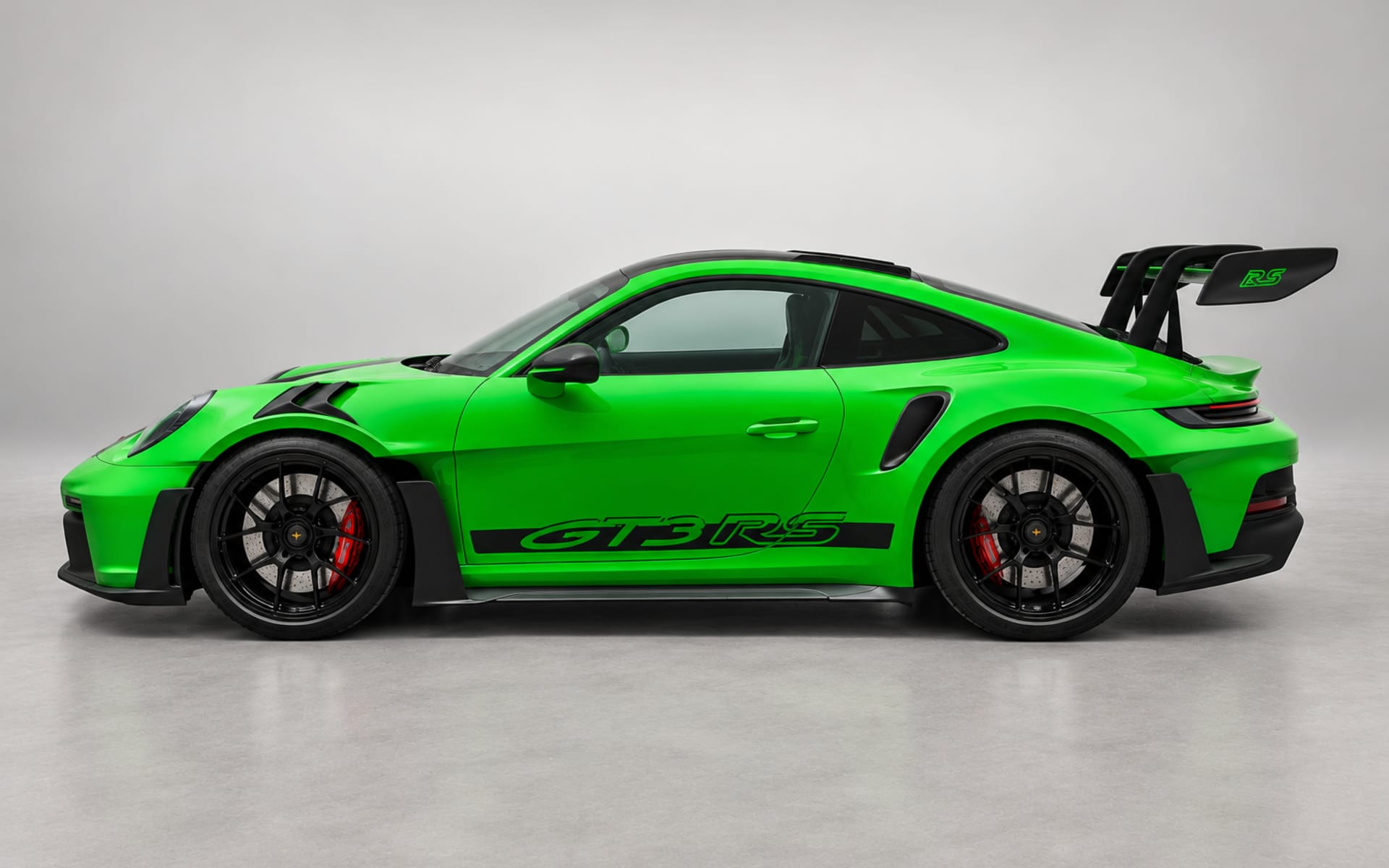 Porsche 911 GT3 RS 2026 for rent in Dubai photo 2