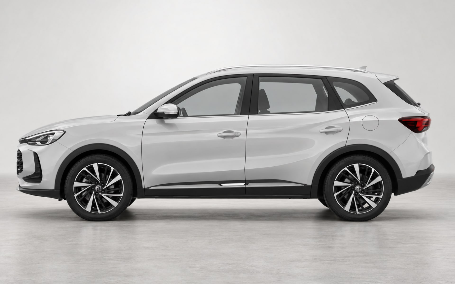 MG ZS 2025 for rent in Dubai photo 2