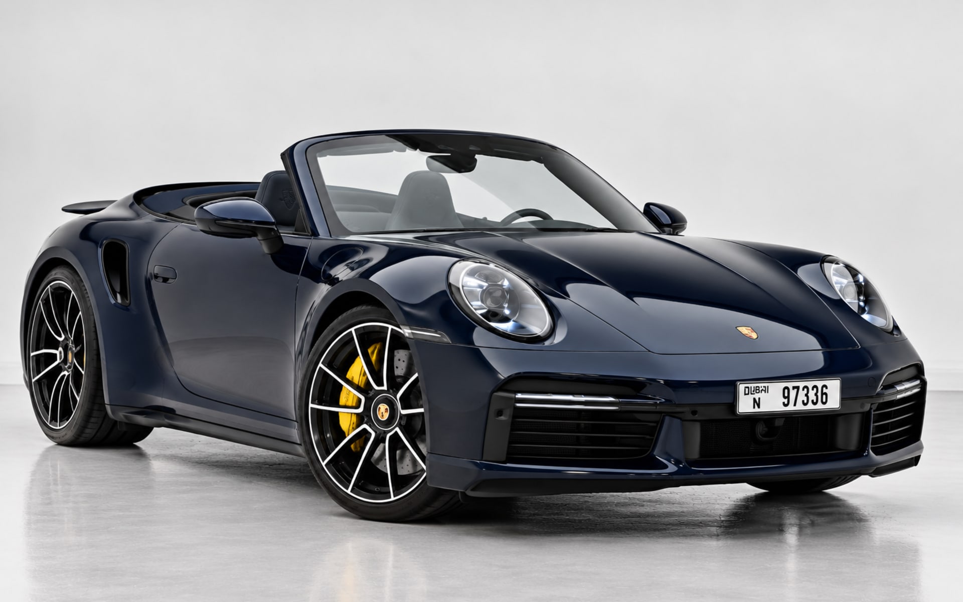 Porsche 911 Turbo S Cabriolet 2024 - image 1
