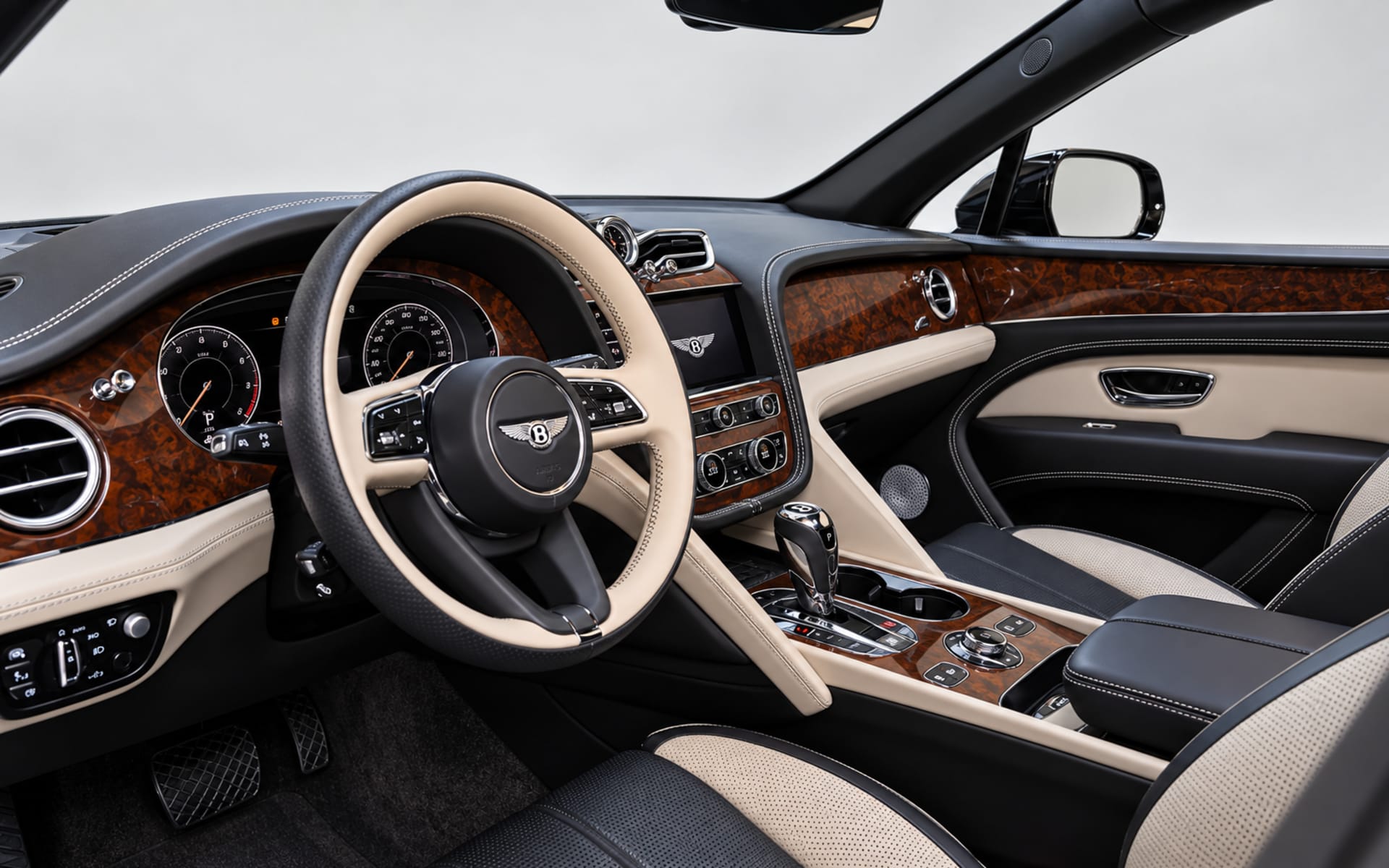 Bentley Bentayga S 2023 for rent in Dubai photo 4