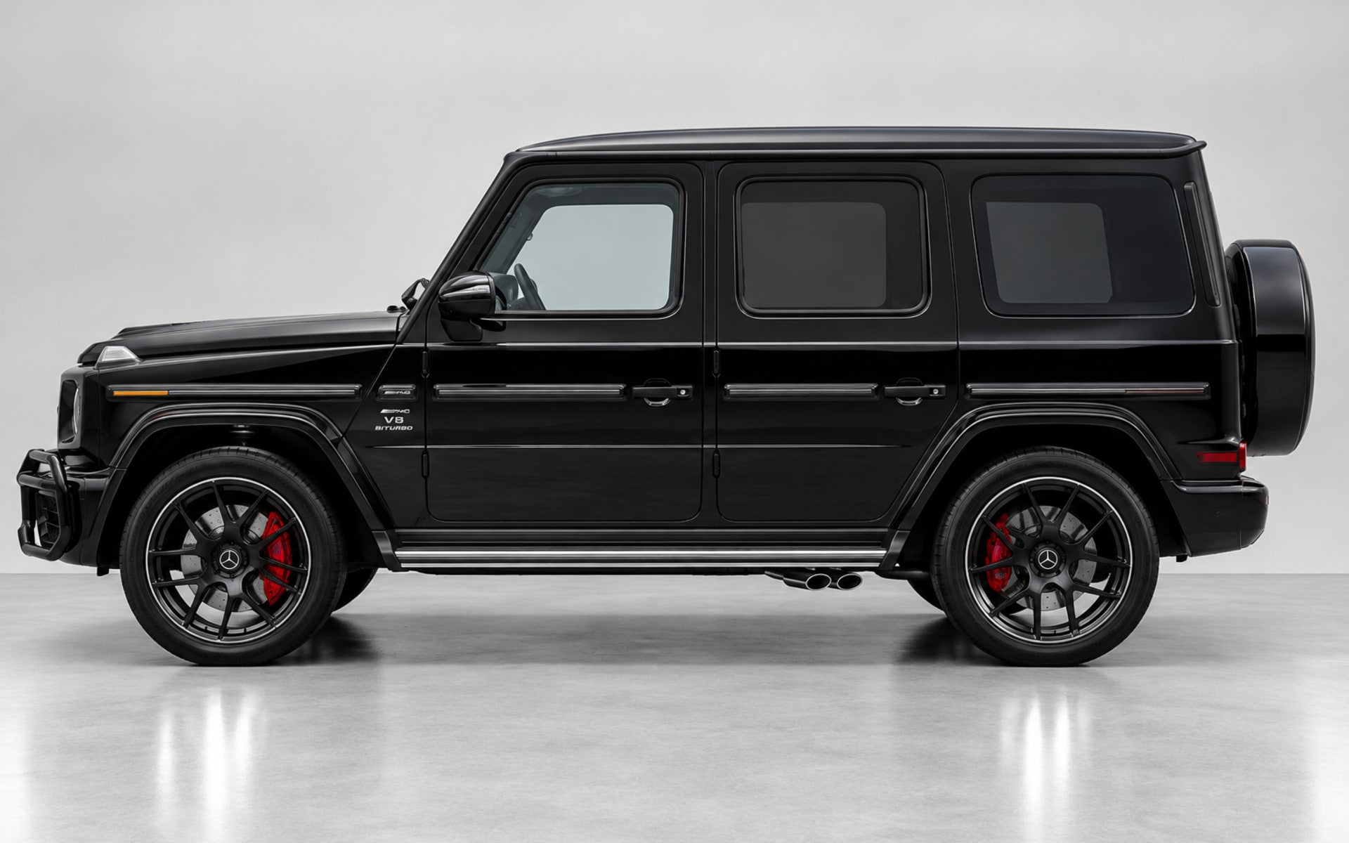 Mercedes-Benz G 63 AMG 2025 - image 1