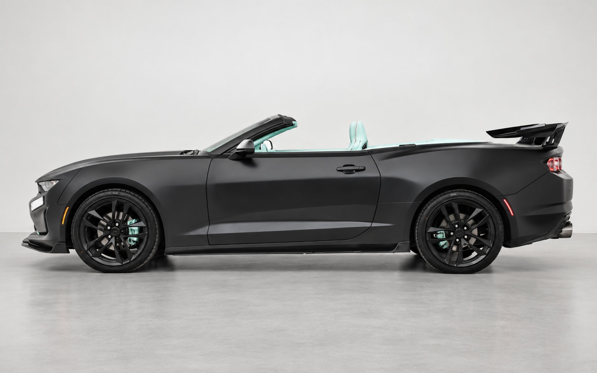 Chevrolet Camaro Convertible image 1