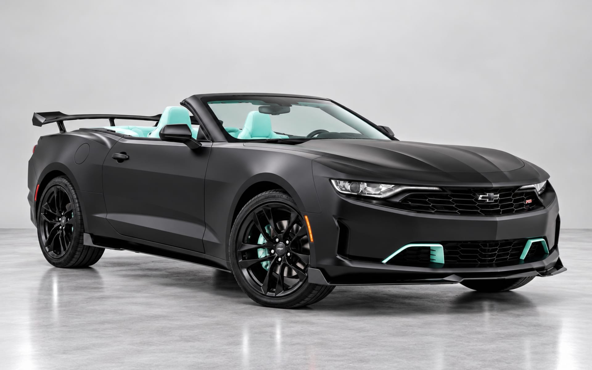 Chevrolet Camaro Convertible image 1