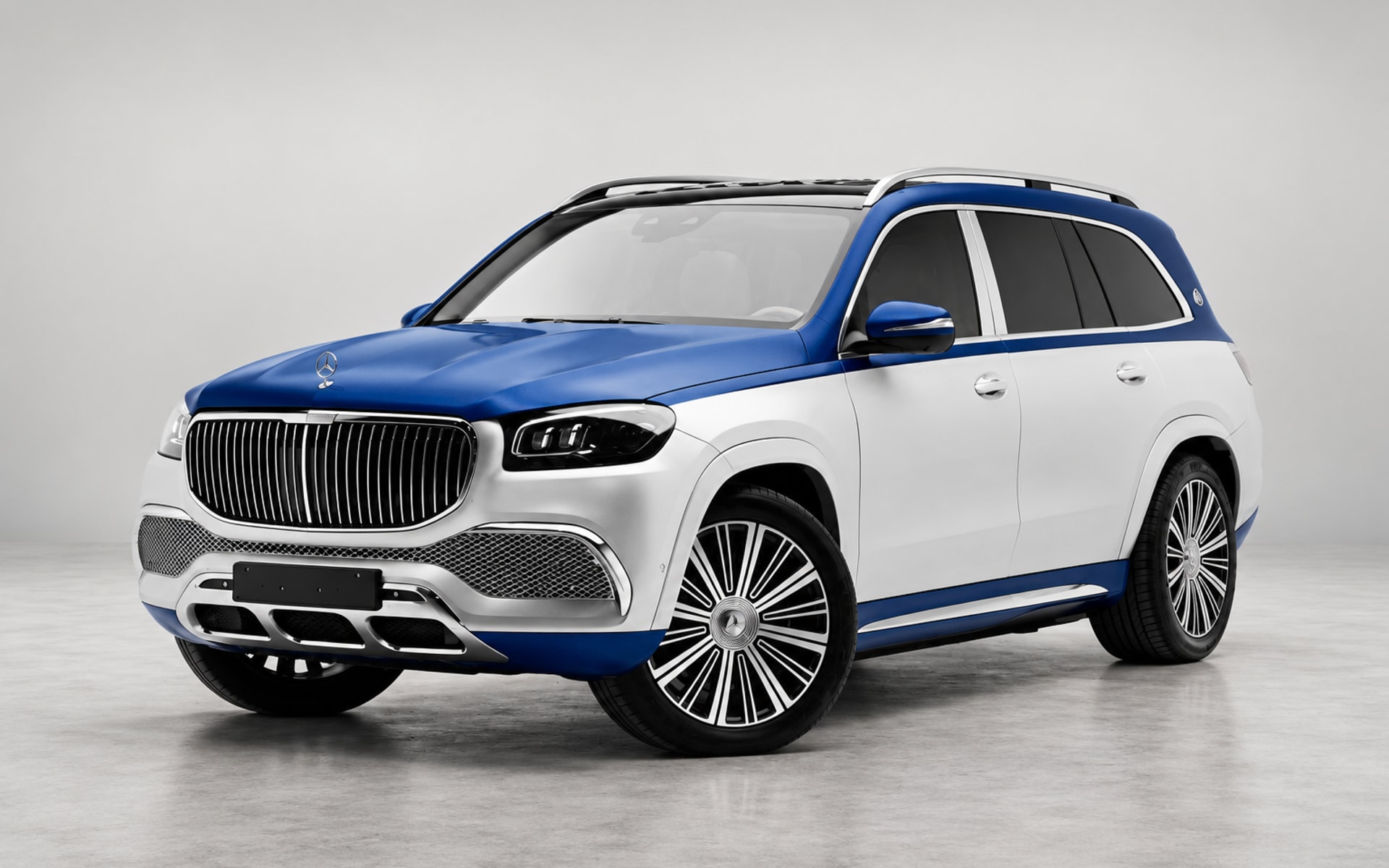 Mercedes-Benz GLS 600 Maybach 2024 thumbnail 3