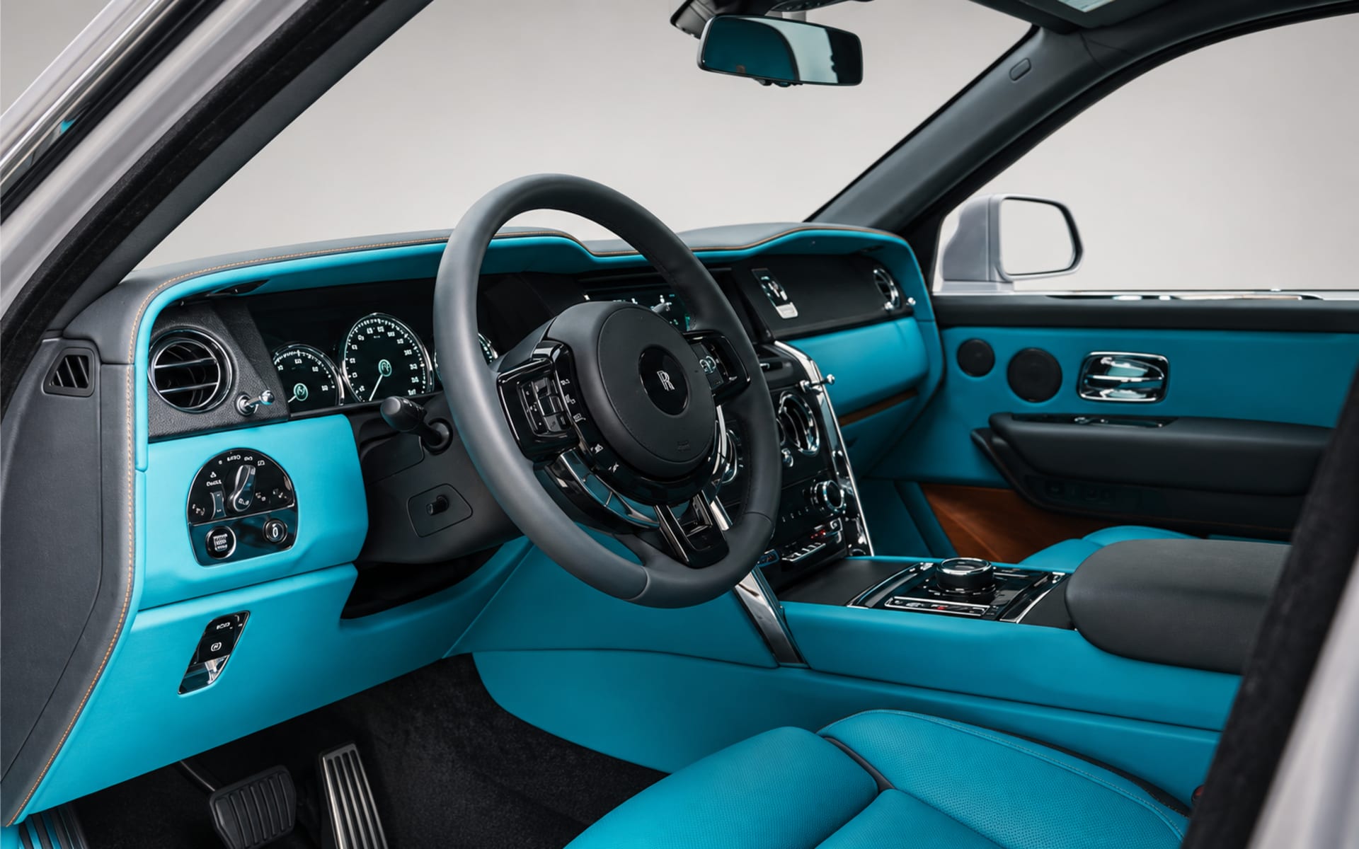 Rolls-Royce Cullinan 2024 for rent in Dubai photo 4