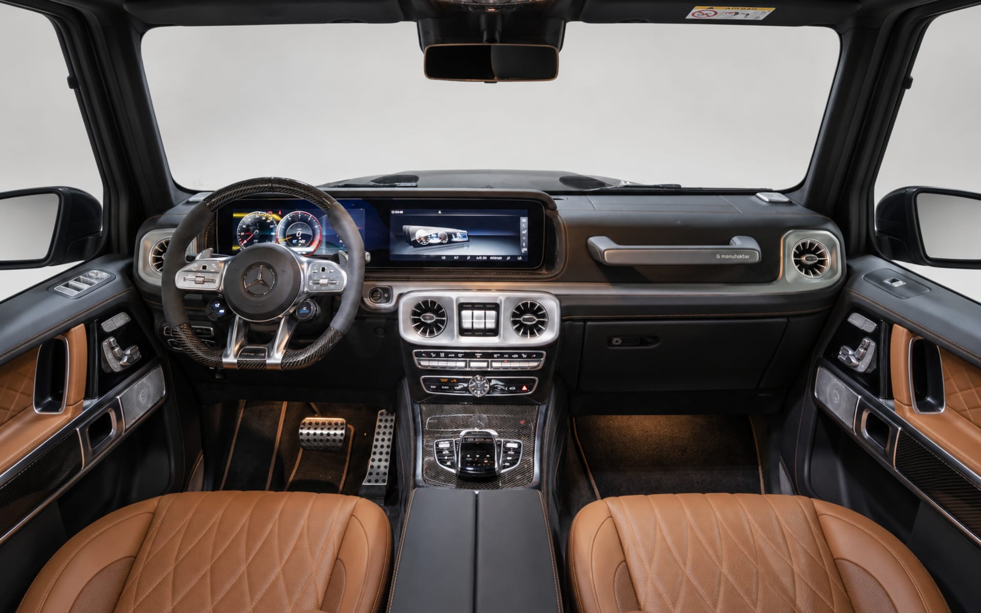Mercedes-Benz G 63 AMG Night Package 2022 for rent in Dubai photo 4