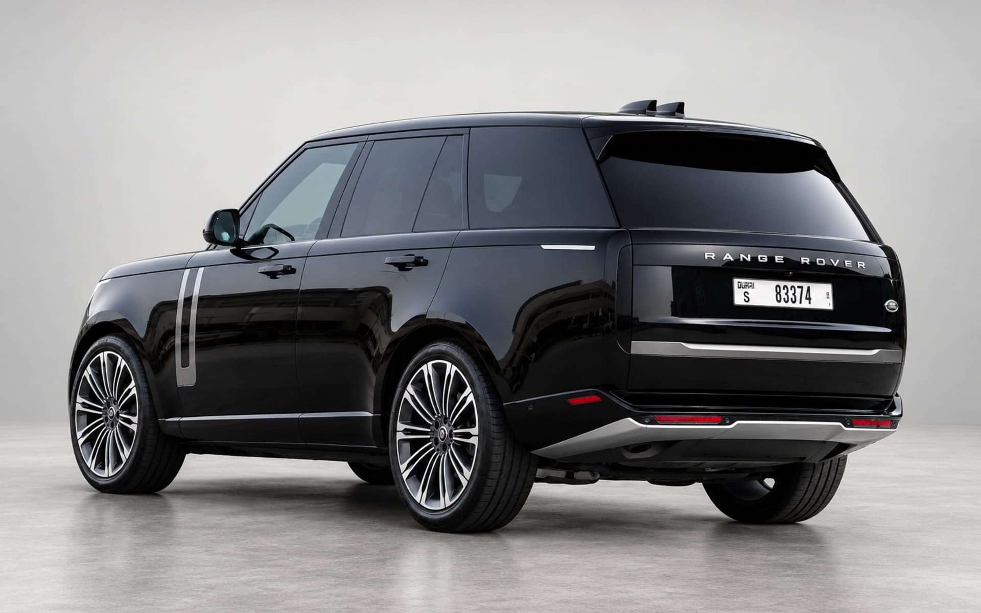 Land Rover Range Rover Vogue 2023 for rent in Dubai photo 3