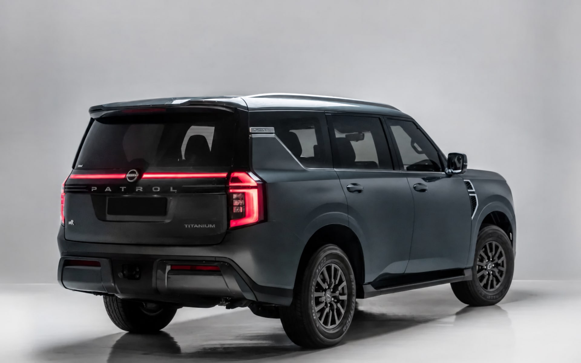 Nissan Patrol Titanium 2025 thumbnail 3