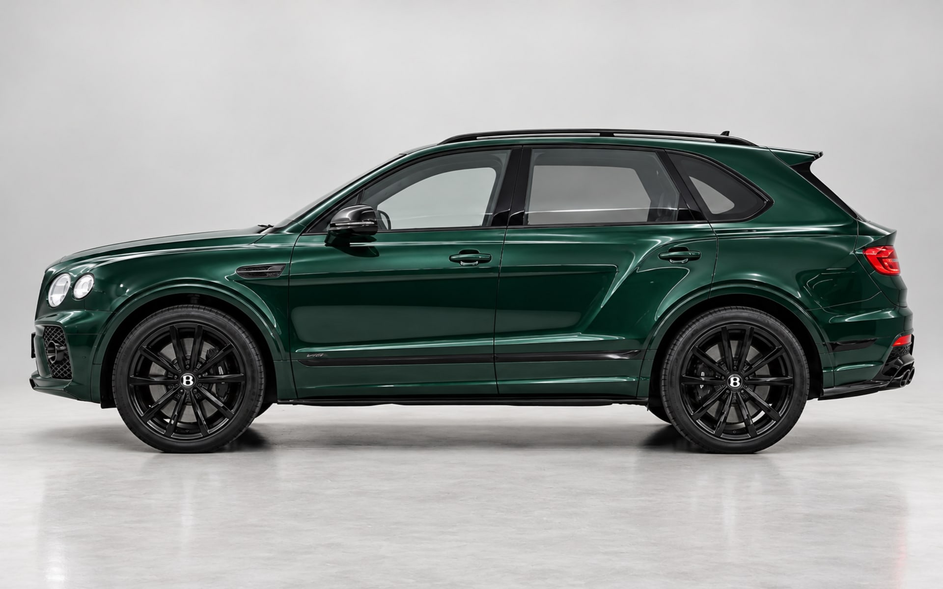 Bentley Bentayga 2025 for rent in Dubai photo 2