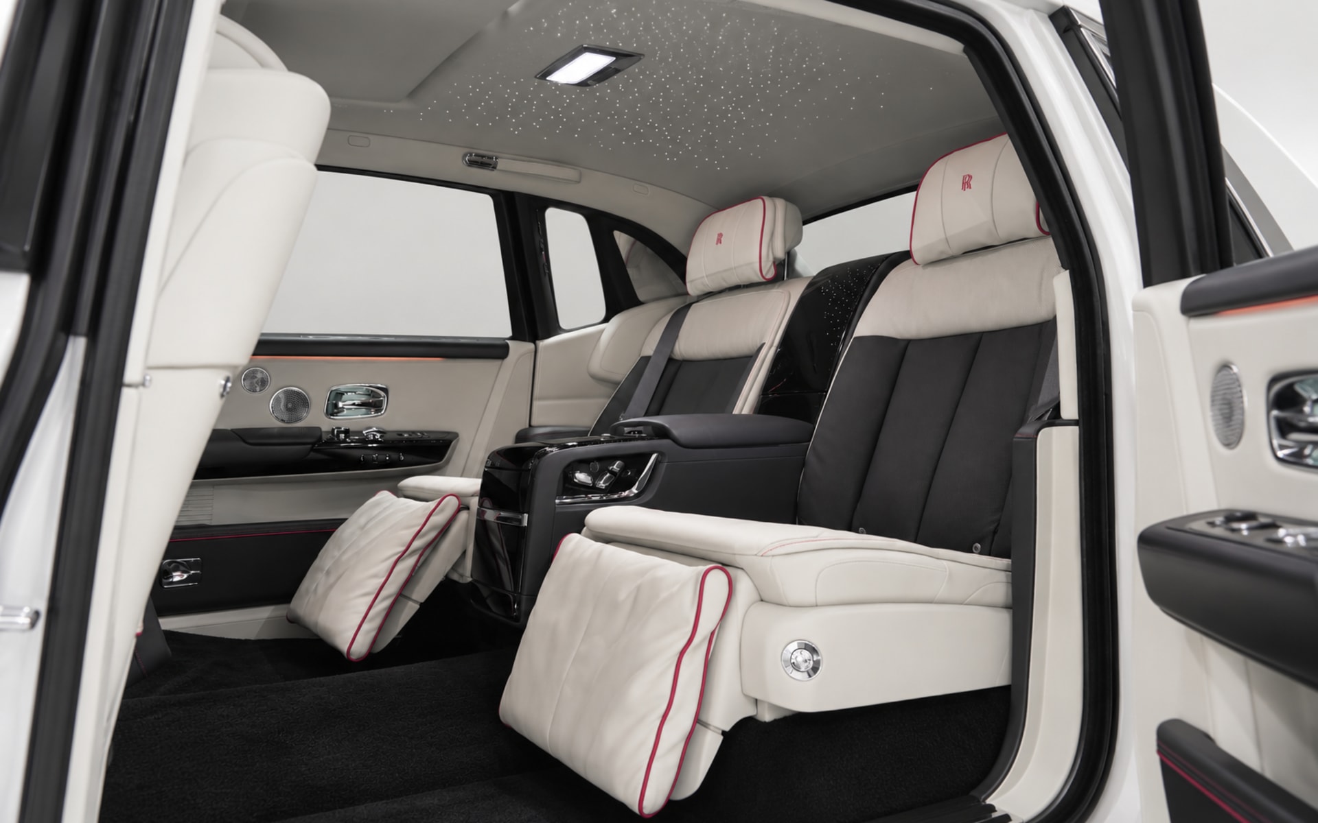 Rolls-Royce Phantom Series II 2024 for rent in Dubai photo 5