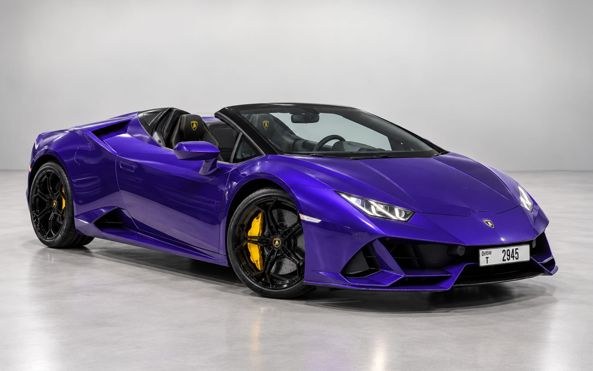 Lamborghini Huracan EVO Spyder 2023 for rent in Dubai
