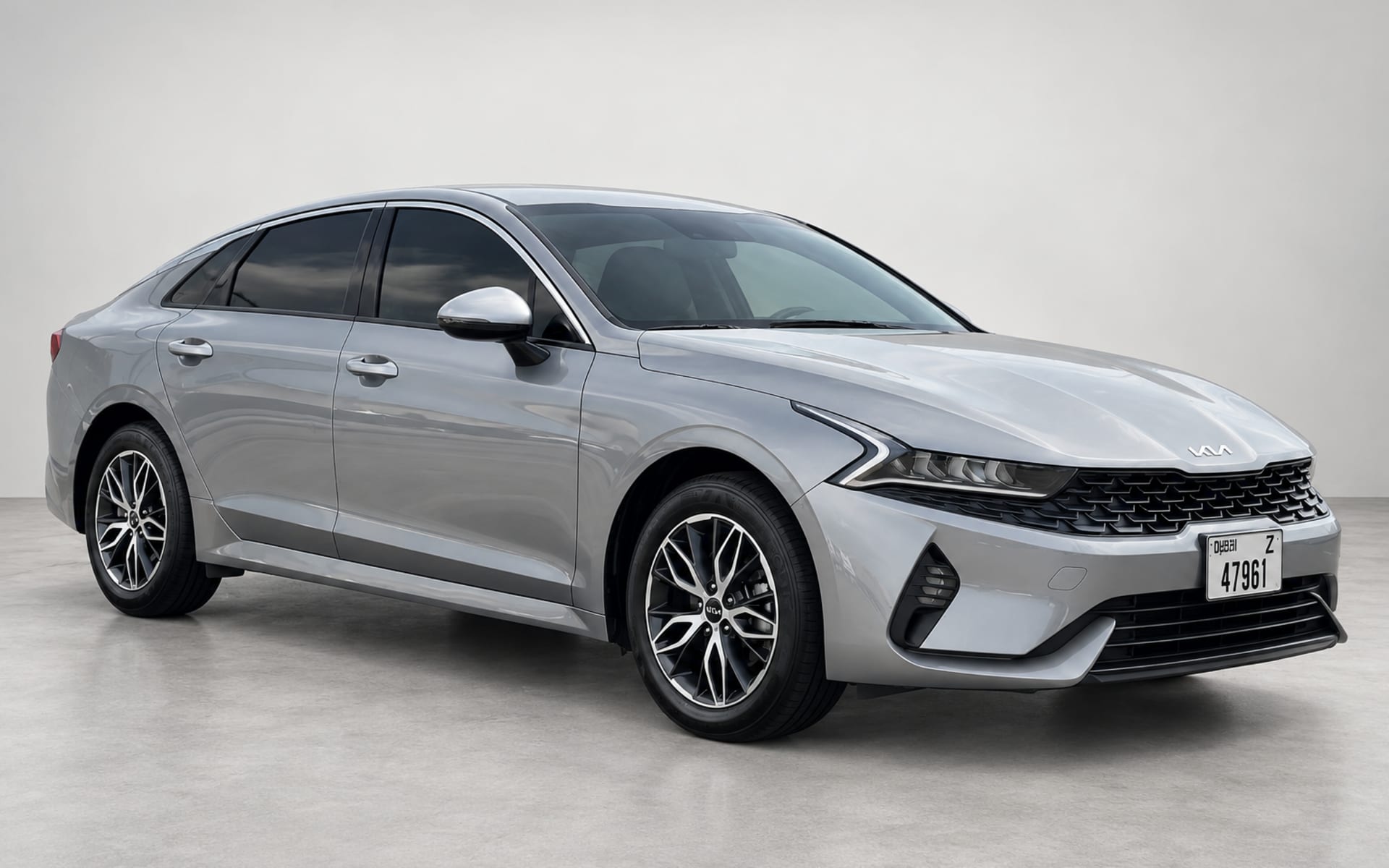 Kia K5 image 1